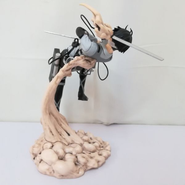 mC047b [人気] 一番くじ 進撃の巨人 地鳴らし B賞 リヴァイ 俺達が夢見