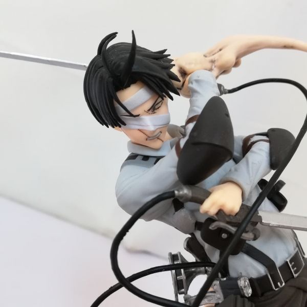 mC047b [人気] 一番くじ 進撃の巨人 地鳴らし B賞 リヴァイ 俺達が夢見