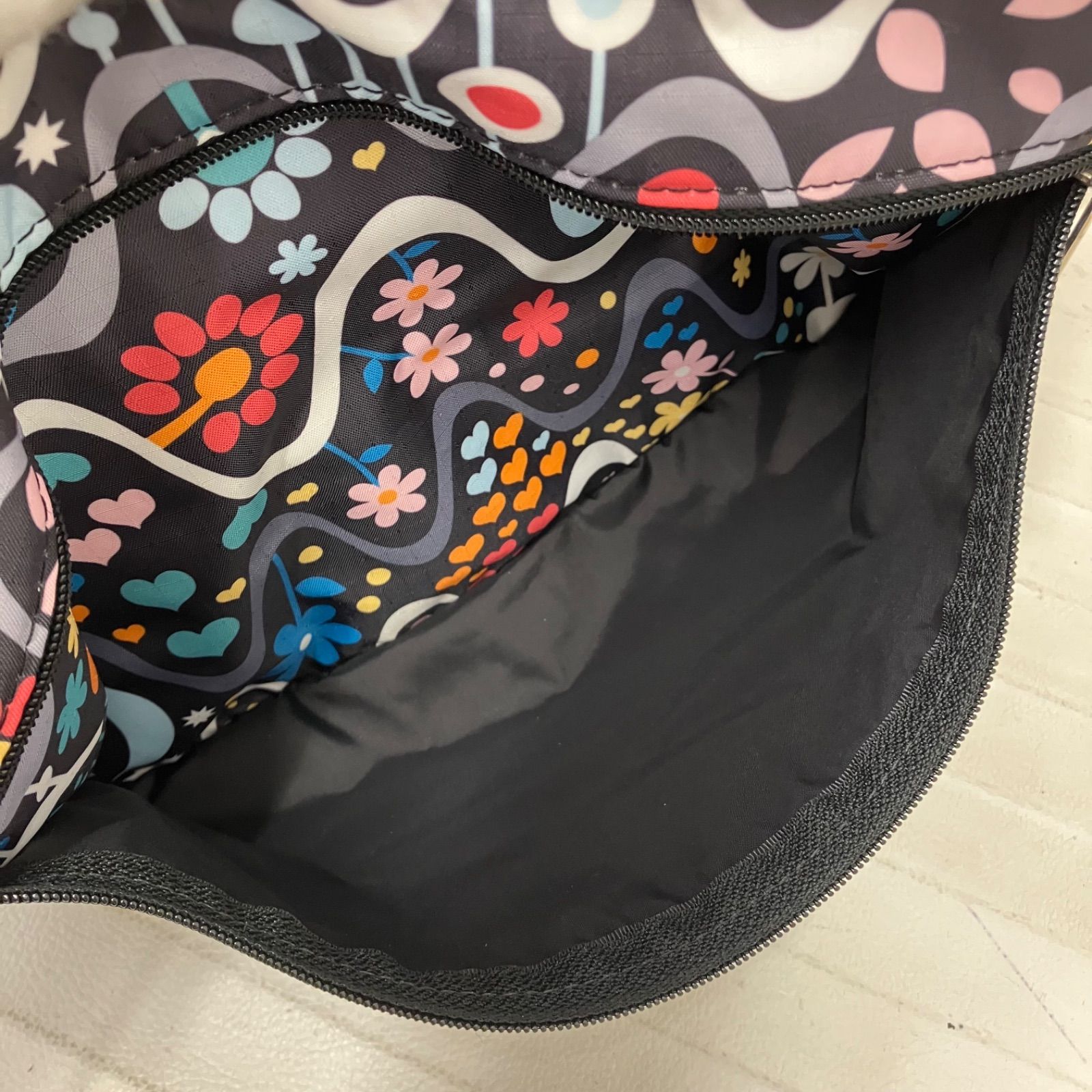 8137 LeSportsac レスポートサック ショルダーバッグ クラシック
