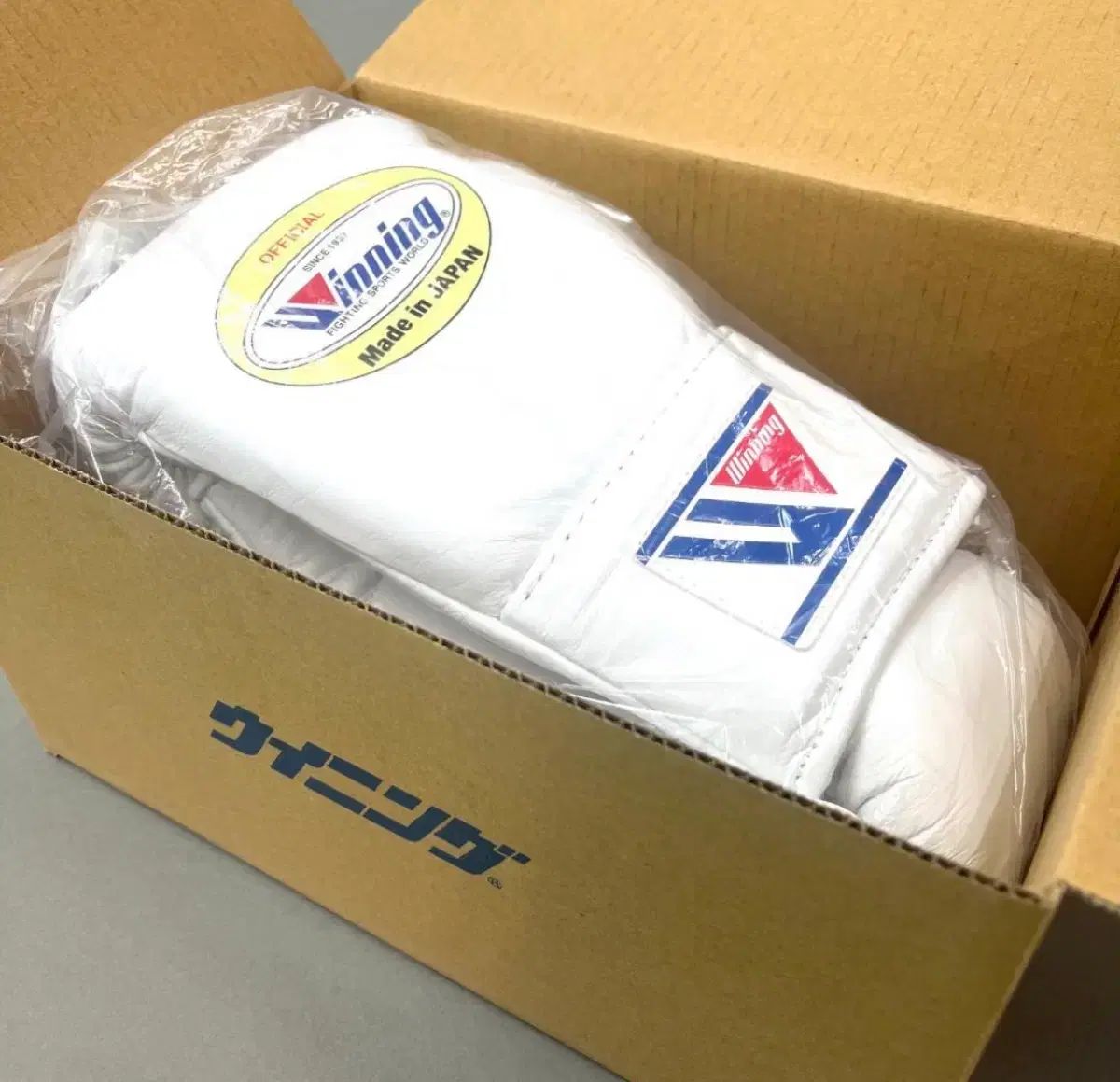 ウィニング グローブ 8オンス 白 - メルカリ