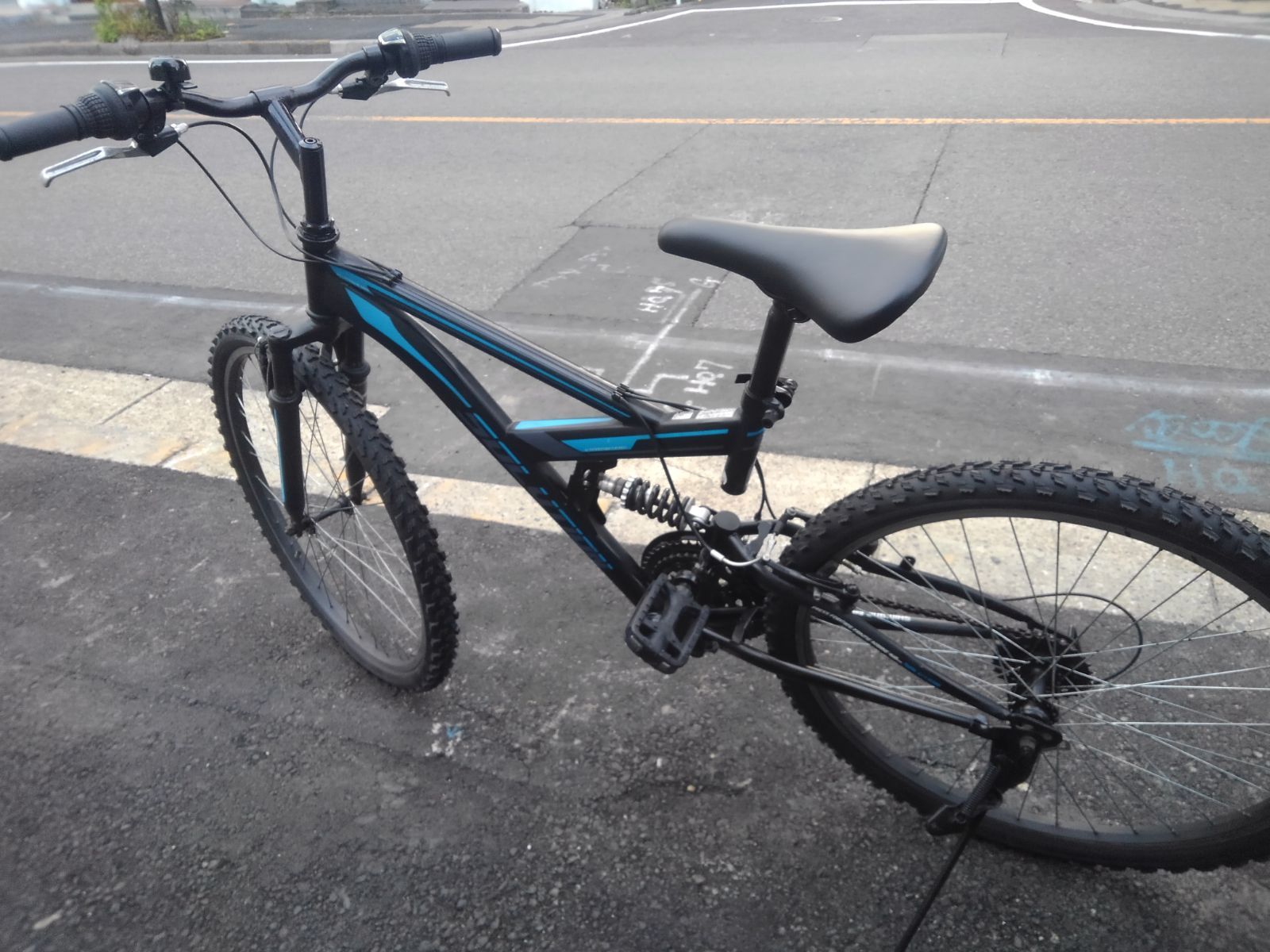 引き取り限定！(名古屋市昭和区)中古自転車3914 前後タイヤ新品