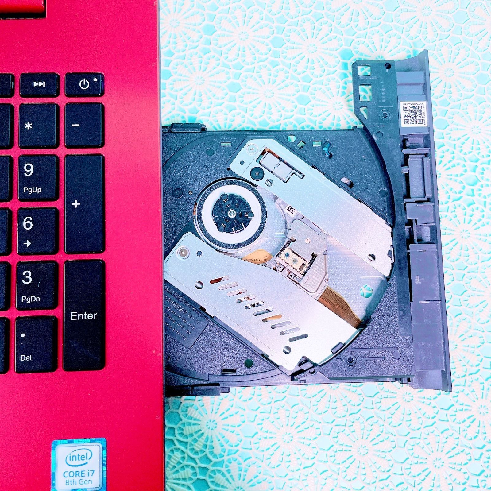 第8世代Corei7❣️薄型ノートパソコン 爆速SSD256GB WEBカメラ 