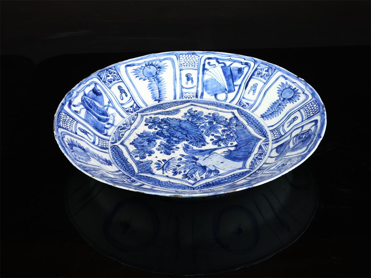 唐物 【明代景徳鎮】 青華花鳥紋 大皿 径32.5㎝／箱付 時代の古