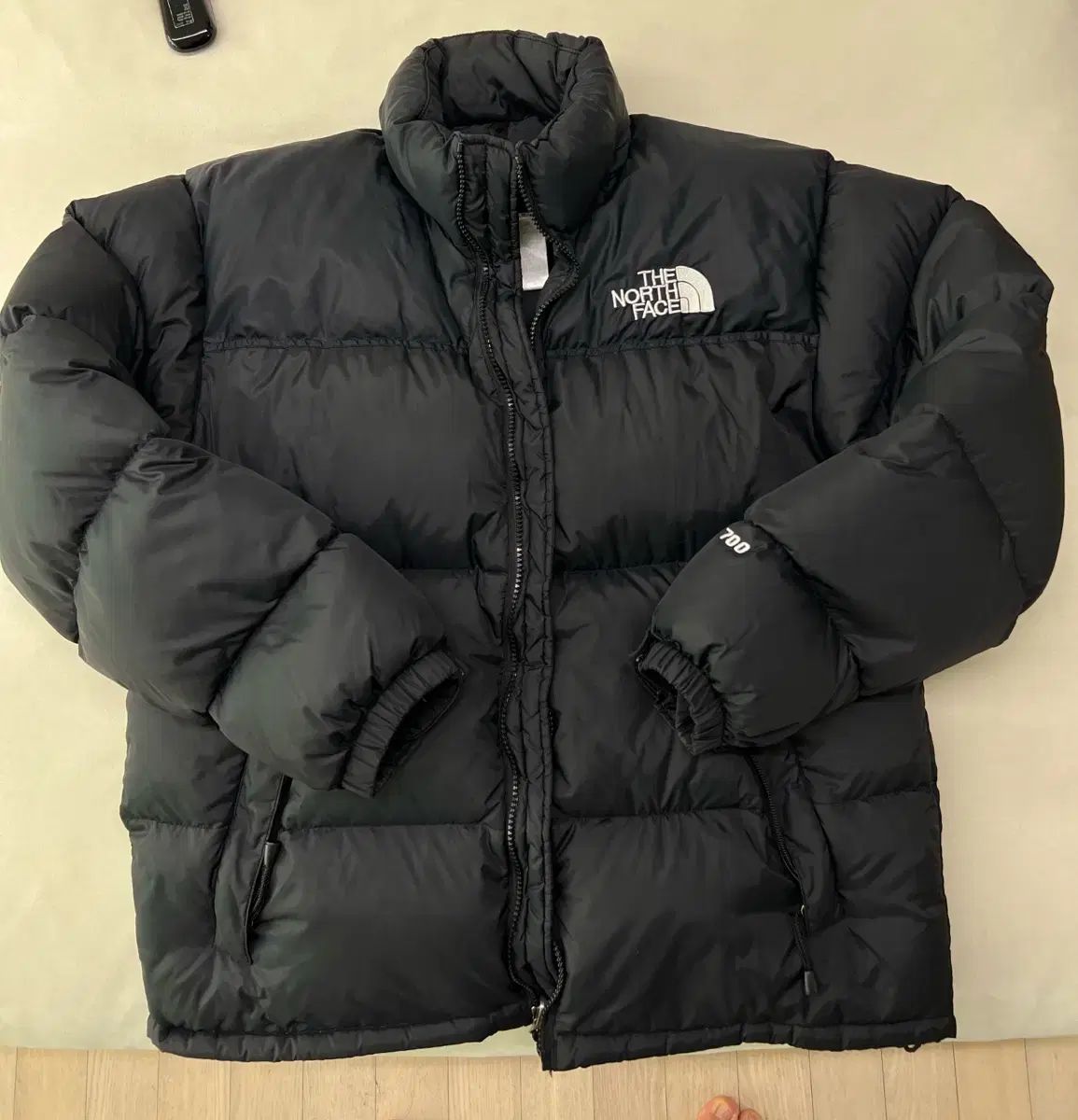 THE NORTH FACE 700 ブラック センターロゴ Nuptse (ヌプシ) L - メルカリ