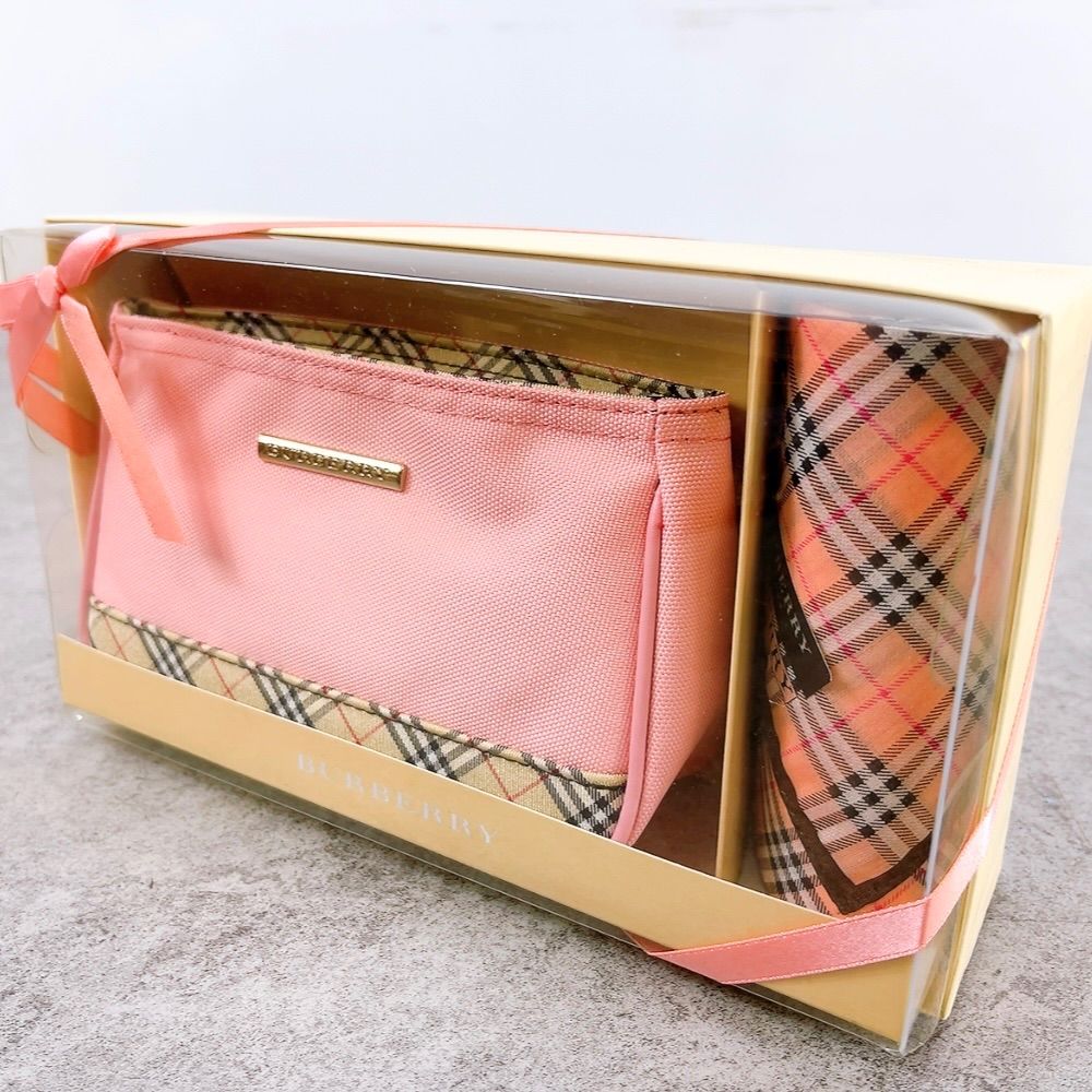 BURBERRY ポーチ　ハンカチ　まとめ売り BURBERRY（バーバリー） 未使用 ポーチ ハンカチ セット キャンバス