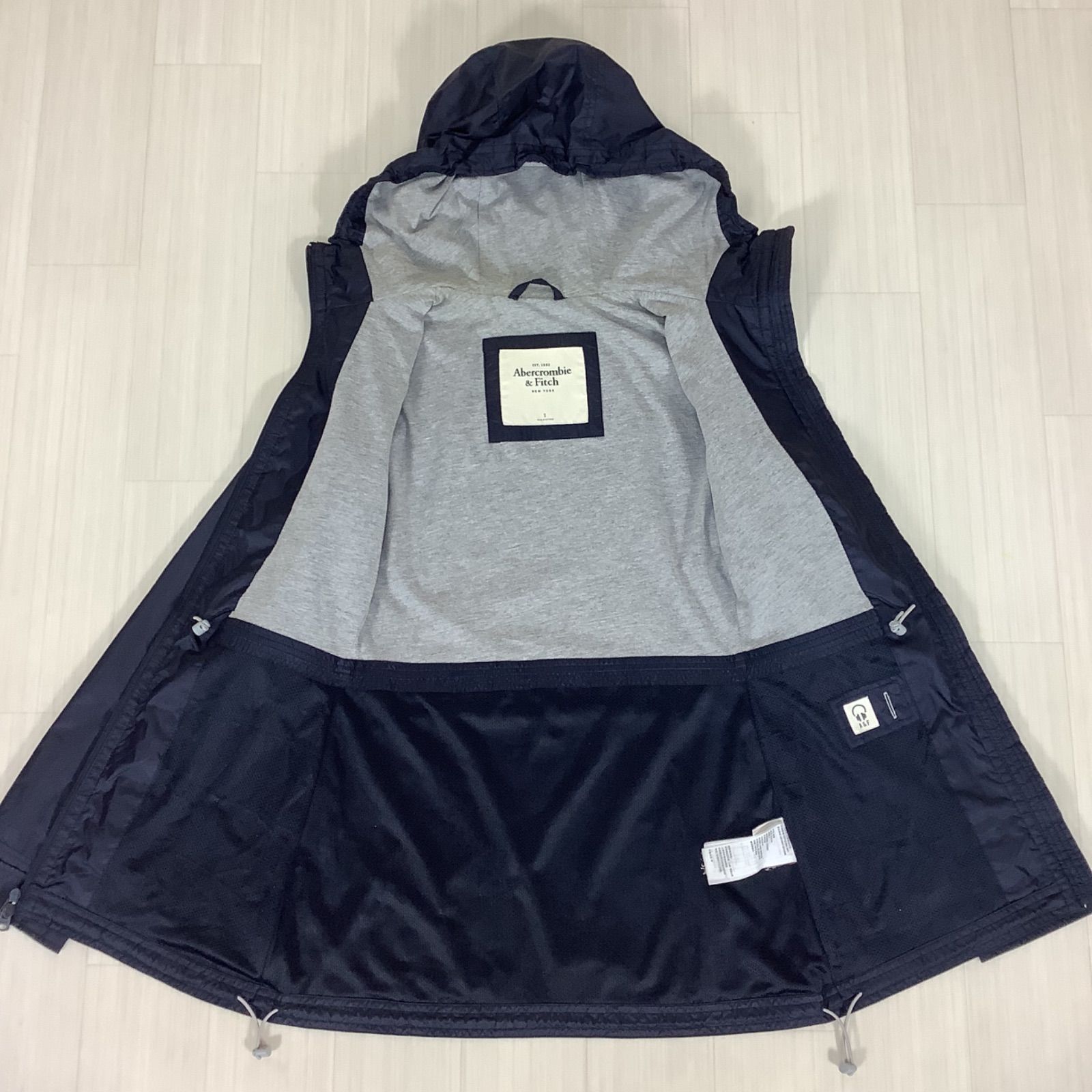美品】A&F Abercrombie & Fitch アバクロ ナイロンジャケット 