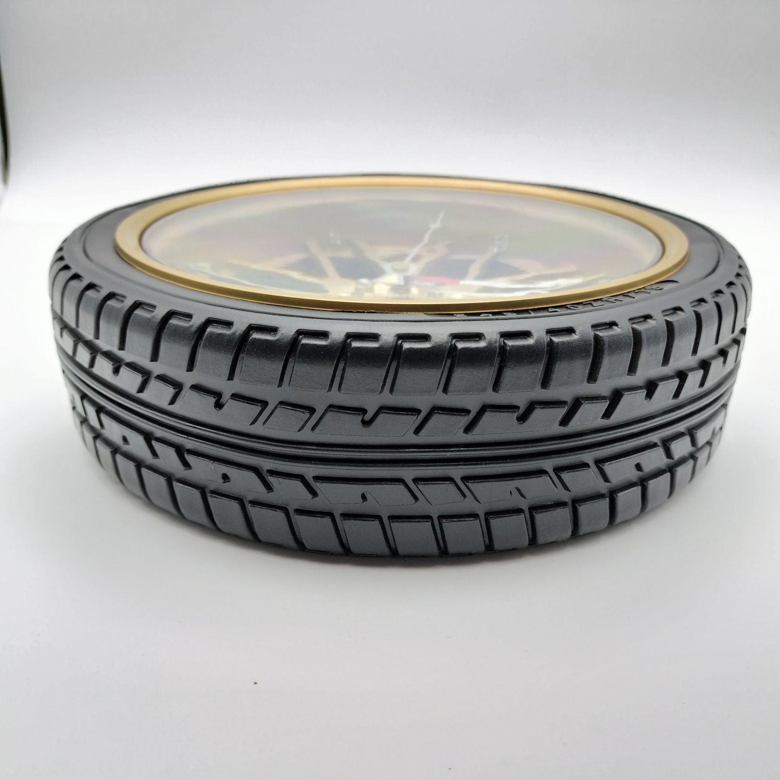 珍しい光るタイヤ型 壁掛け時計 レインボーホイール クロック 25.5cm