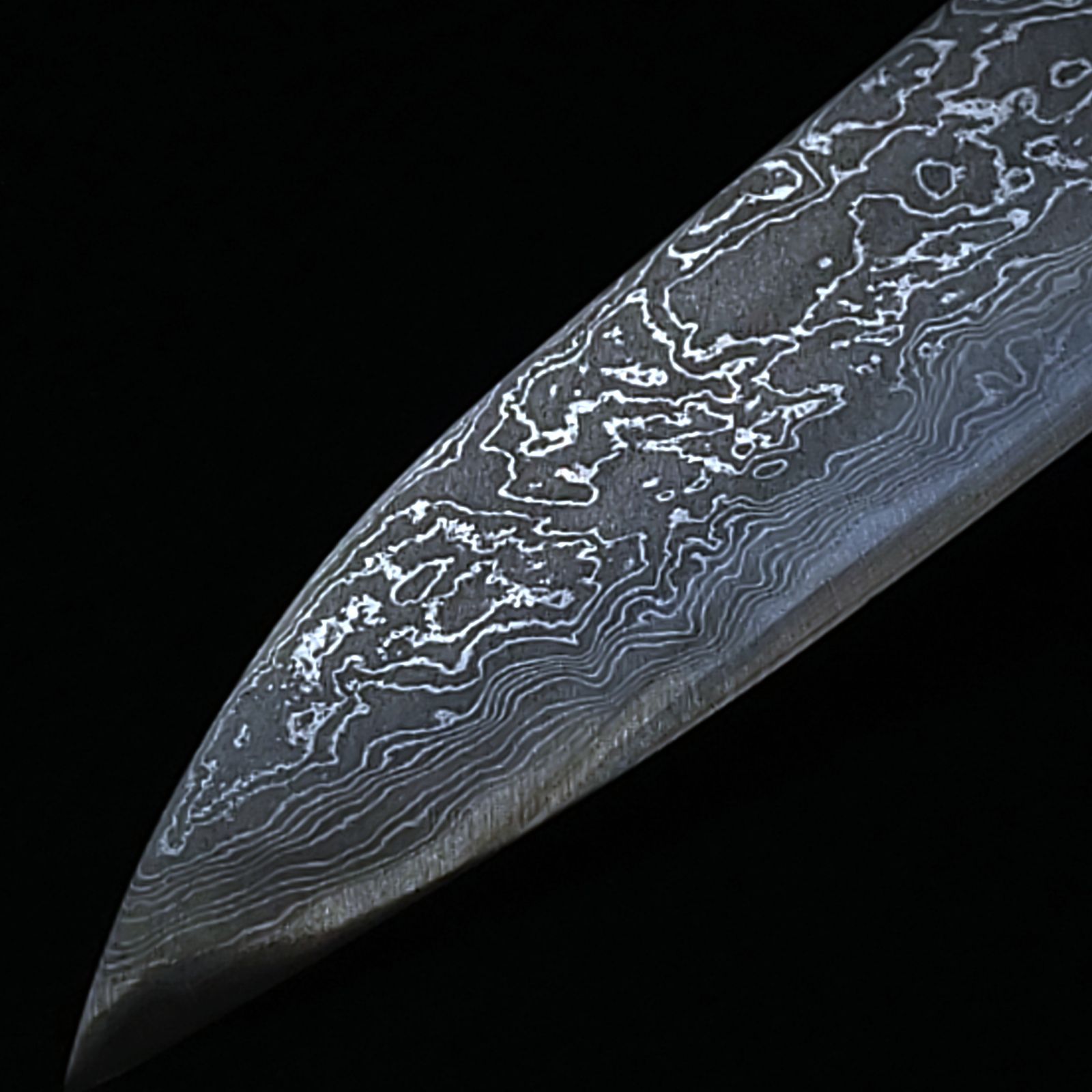 青紙２号 黒打 牛刀包丁 210㎜ G9377 ベリ柄 月光作 １点物 青紙2号 多層鋼 磨 牛刀包丁 210㎜ G9383 焼栗柄 月光作 1点物