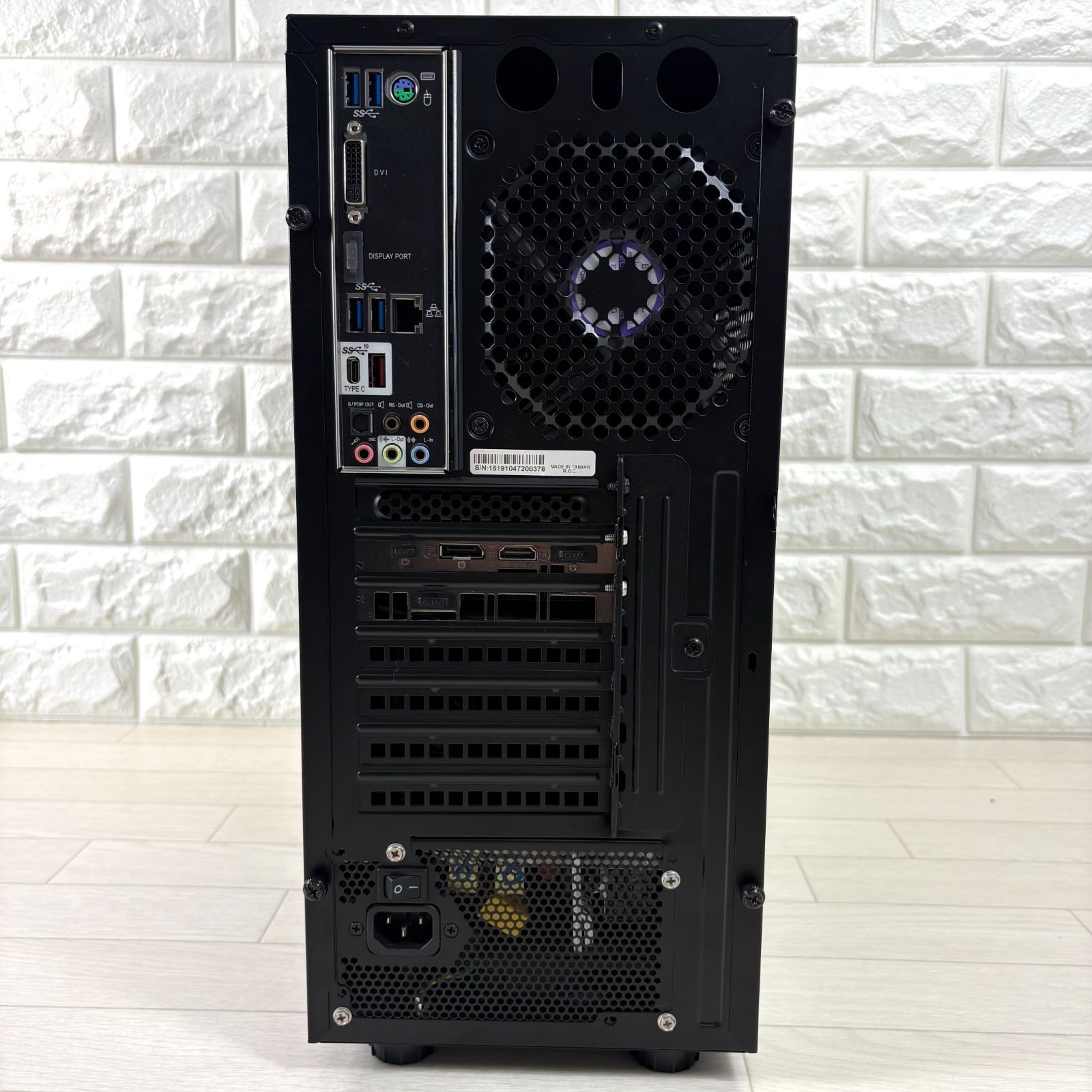 ゲーミングPC レベル∞ i7 9700K RTX2070搭載 SSD 512GB HDD 3TB 動作