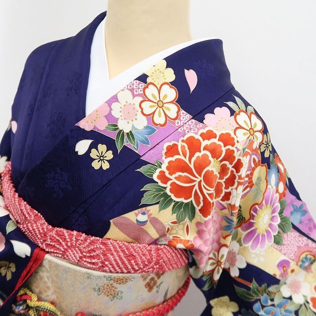 tomihisa 美品 着物 正絹 成人式 トールサイズ“絢爛豪華！花々と束ね