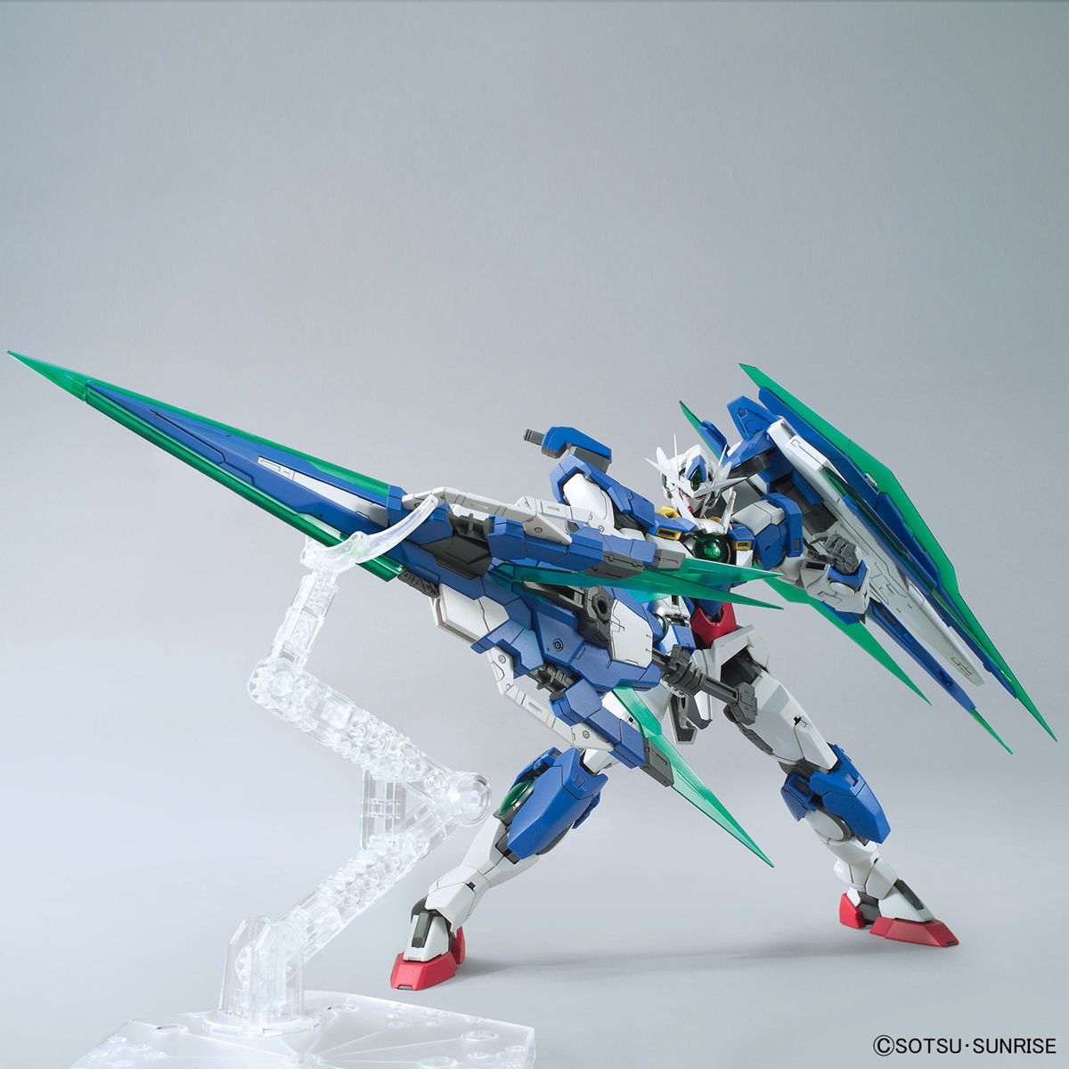 再販 MG 1 100 GNT 0000 FS ダブルオークアンタフルセイバー 機動戦士ガンダム00 V戦記 プラモデル 5055328 バンダイスピリッツ