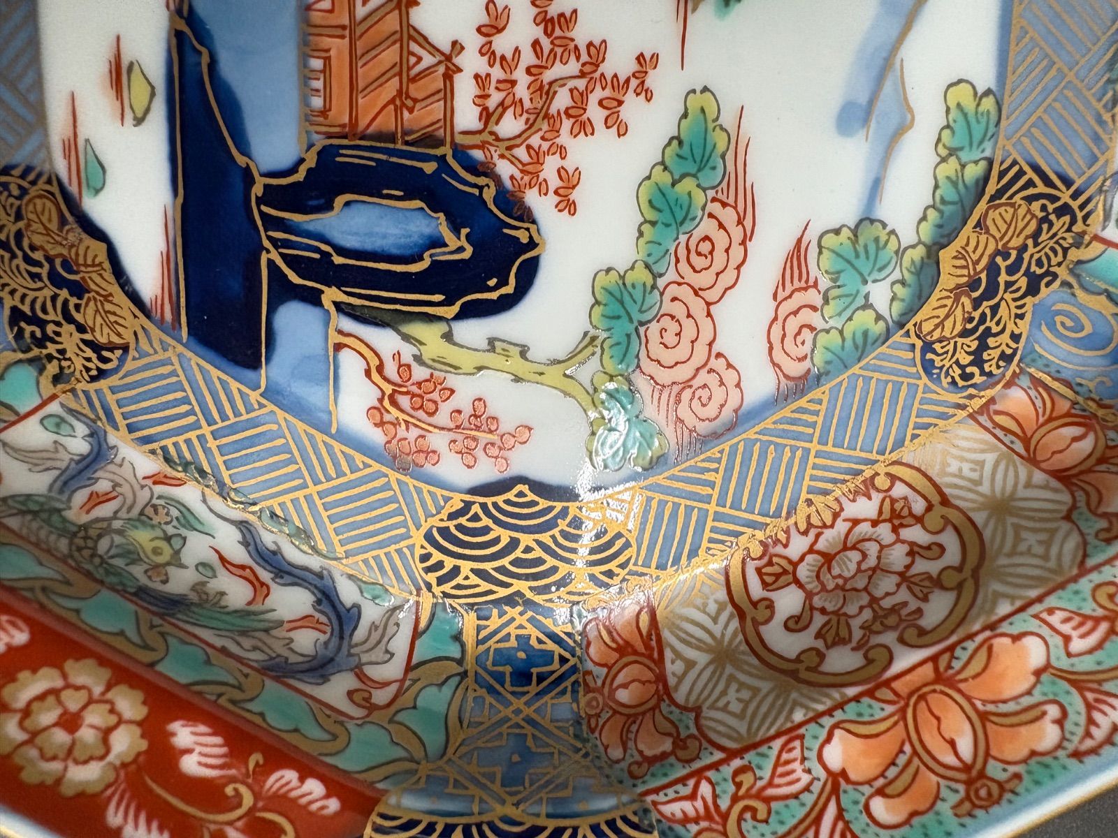 有田焼 幸楽窯による「錦色絵山水 六角皿」5枚セット - メルカリ