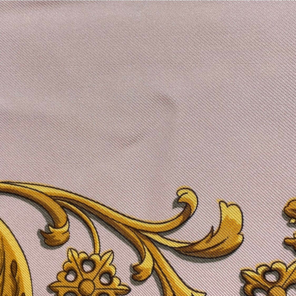 Hermes Carr90 プリーツシルクスカーフ ロンシャンへの散歩 Hermès