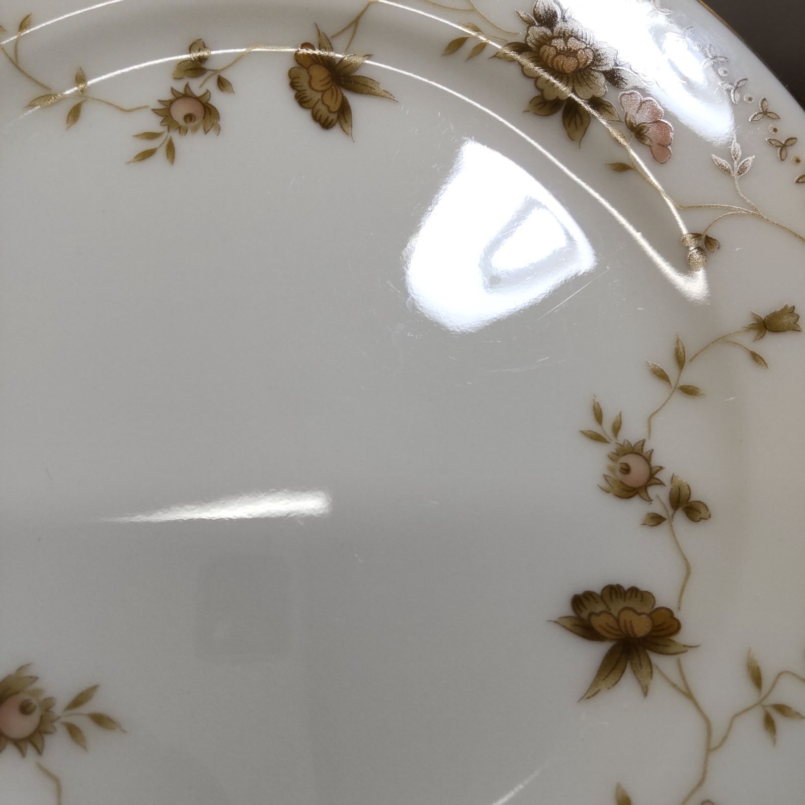 新品ノリタケコンテンポラリー花柄プレート5種　計25枚　金彩金縁 新品ノリタケコンテンポラリー花柄プレート5種 計25枚 金彩金縁