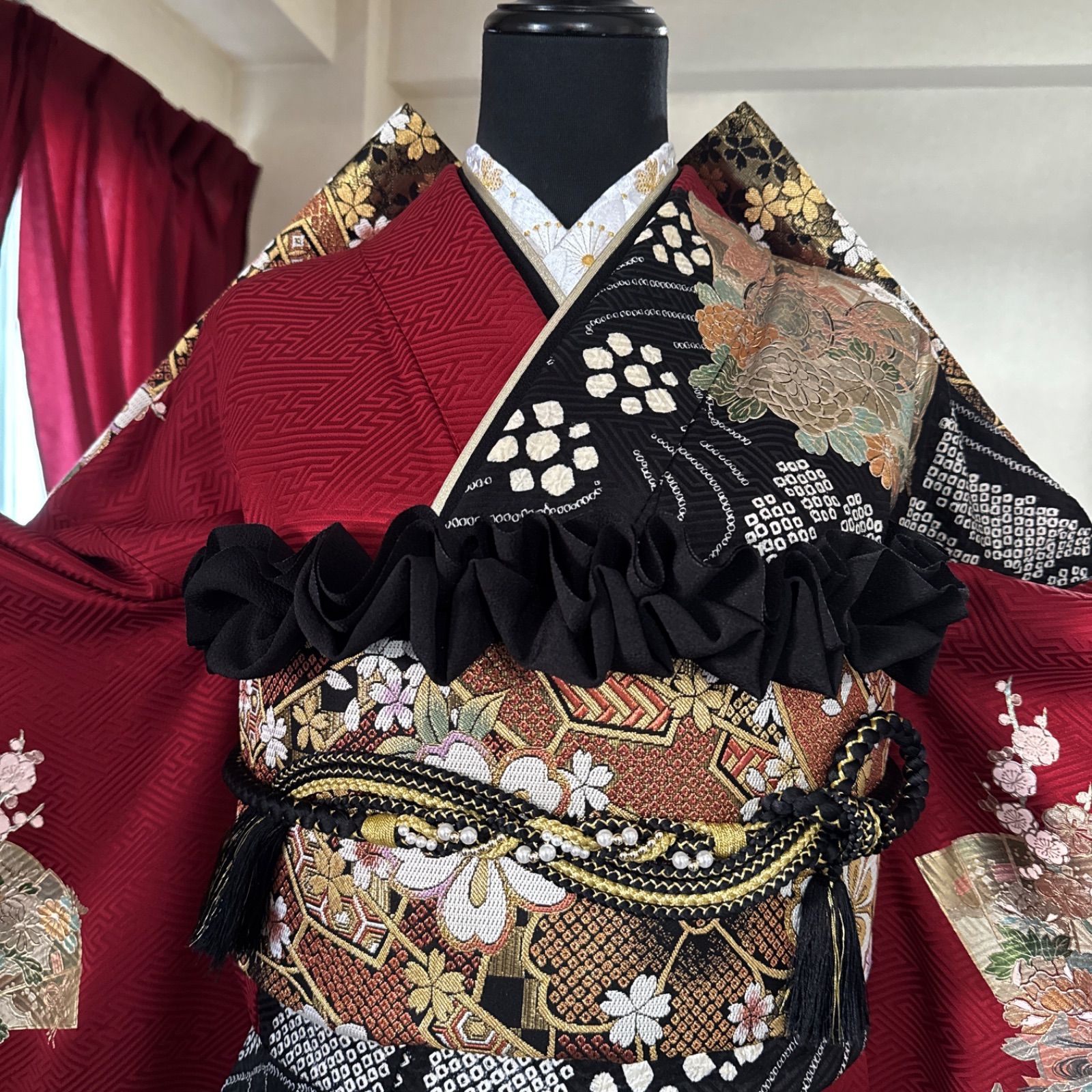 牡丹 菊 箔 金糸 黒 正絹 振袖 成人式　振袖6点セット　振袖フルセット 牡丹 菊 箔 金糸 黒 正絹 振袖 成人式 振袖6点セット 振袖フルセット