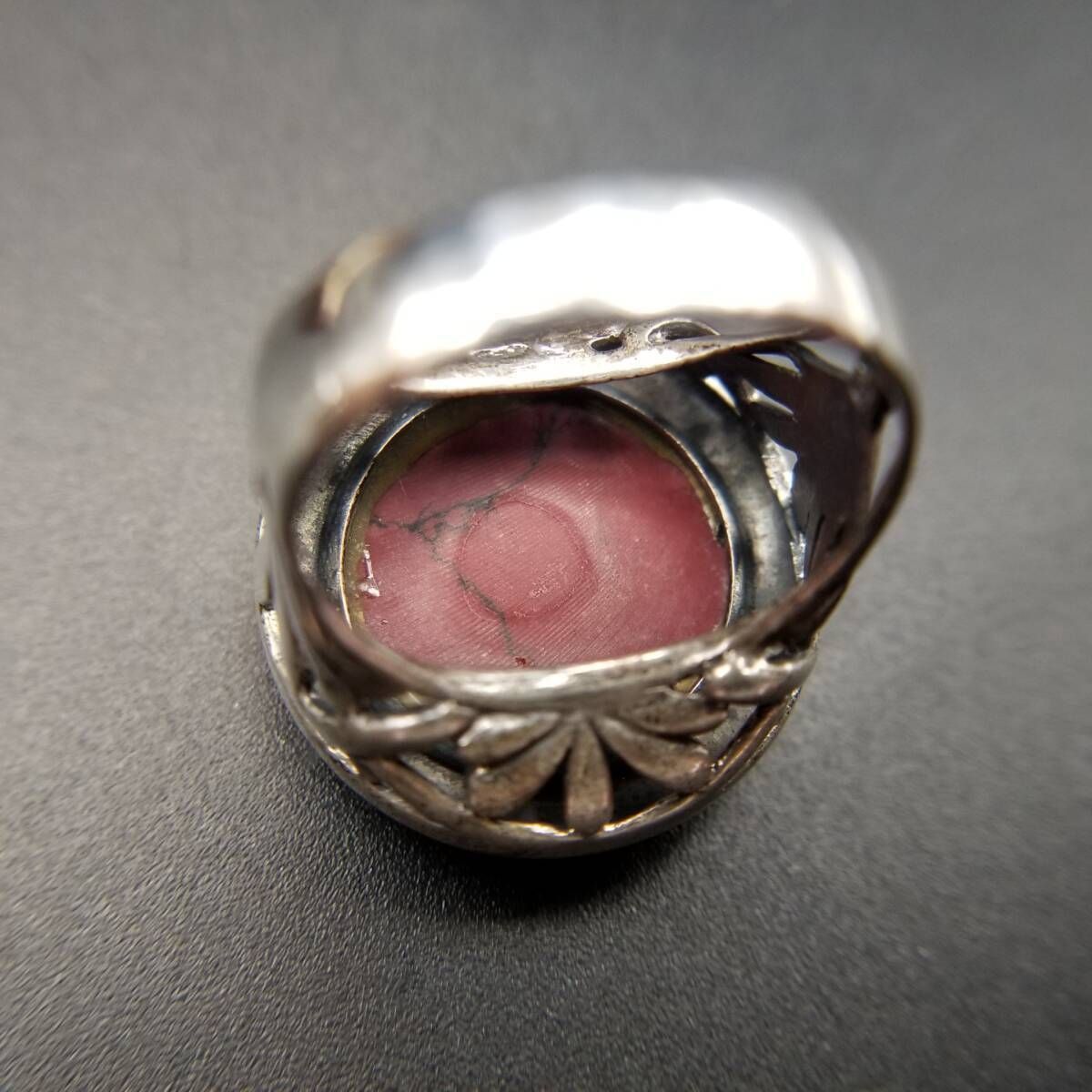 英国ヴィンテージ 925シルバーリング 15.5号 マーカサイト 深紅のストーン マラカイトの深い緑】MADE IN MEXICO グリーンストーン Silver 925