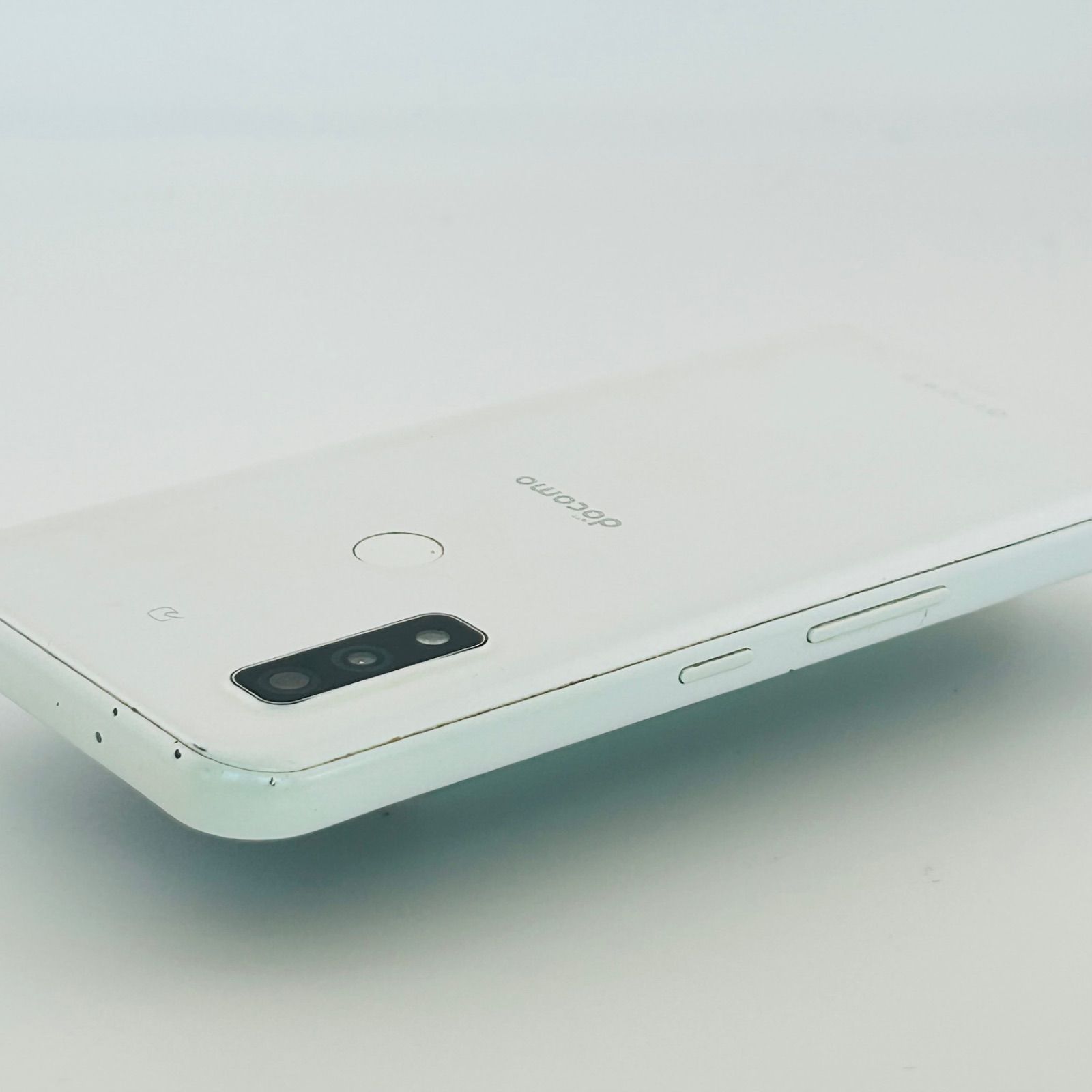 バッテリー良好 arrows We F-51B 64GB ホワイト SIMフリー(simロック