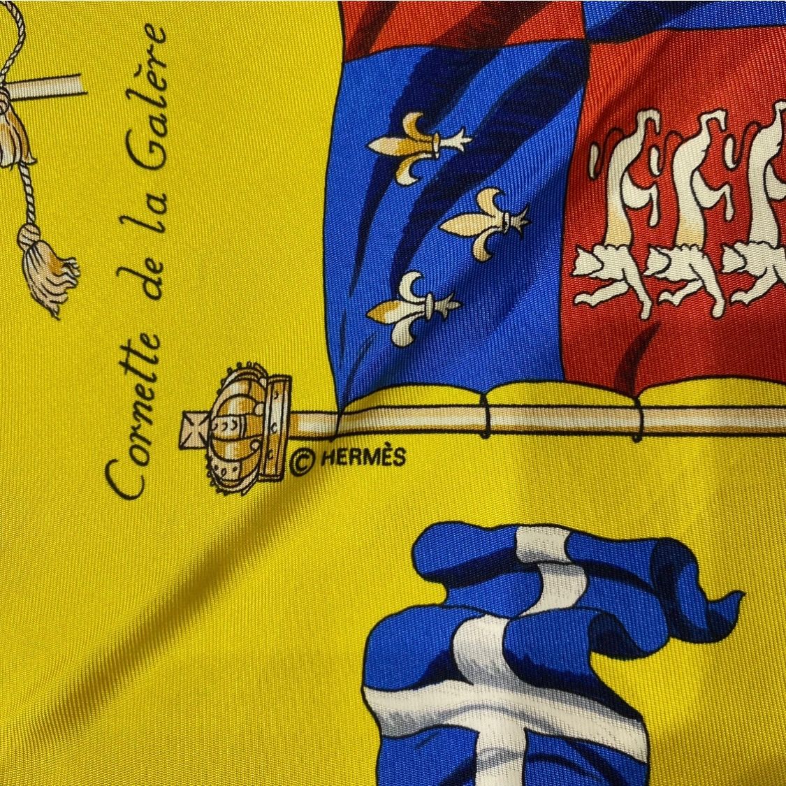 エルメス カレ90 PAVOIS シルクスカーフ 国旗 船旗 イエロー HERMES