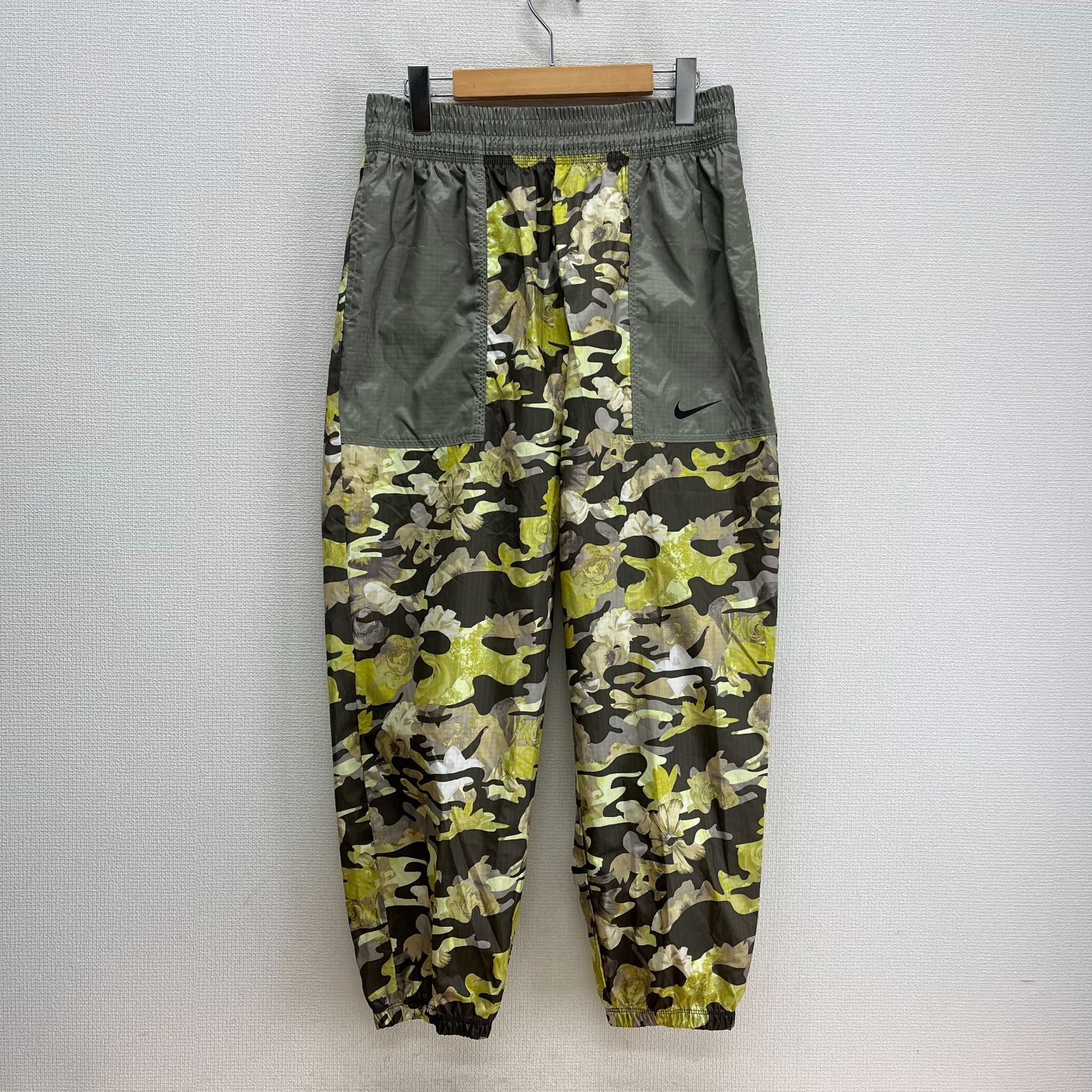 NIKE ナイキ CZ8187-325 イージー ウーブンパンツ 総柄 迷彩 カモ