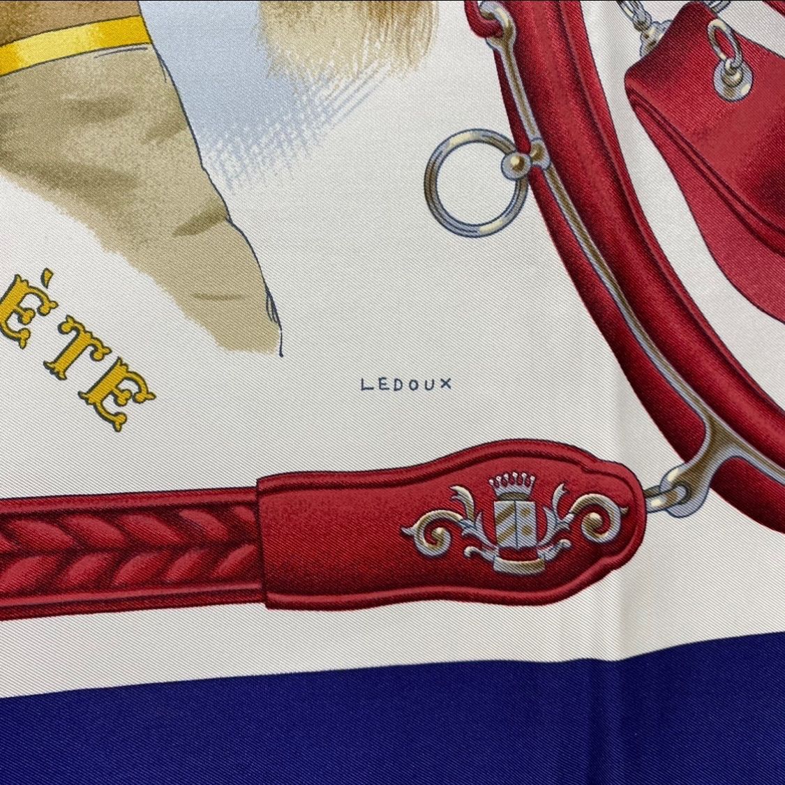 エルメス カレ90 ATTELAGE EN ARBALETE シルクスカーフ 馬車弓形連結