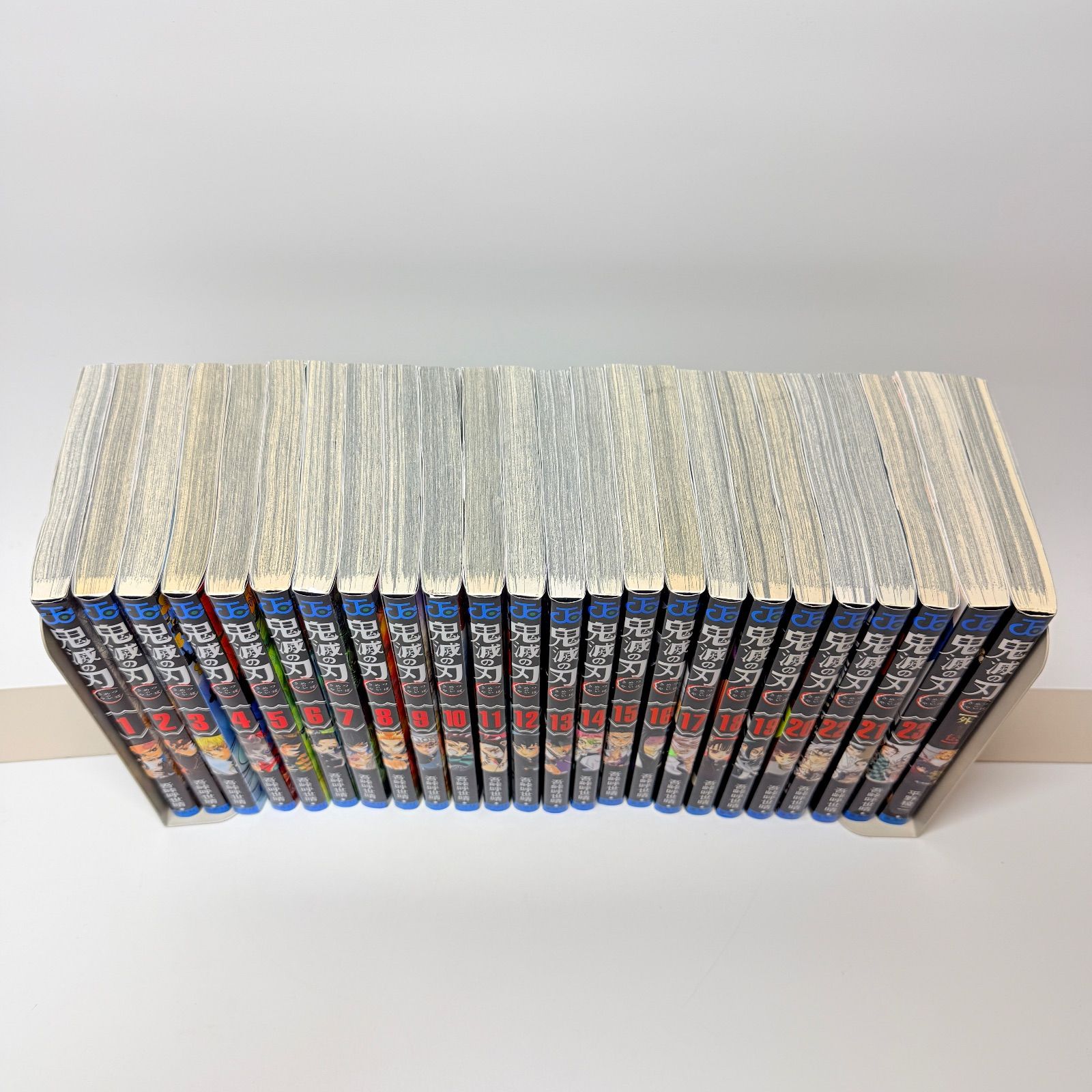 鬼滅の刃 全巻セット 1-23 + 外伝 - メルカリ