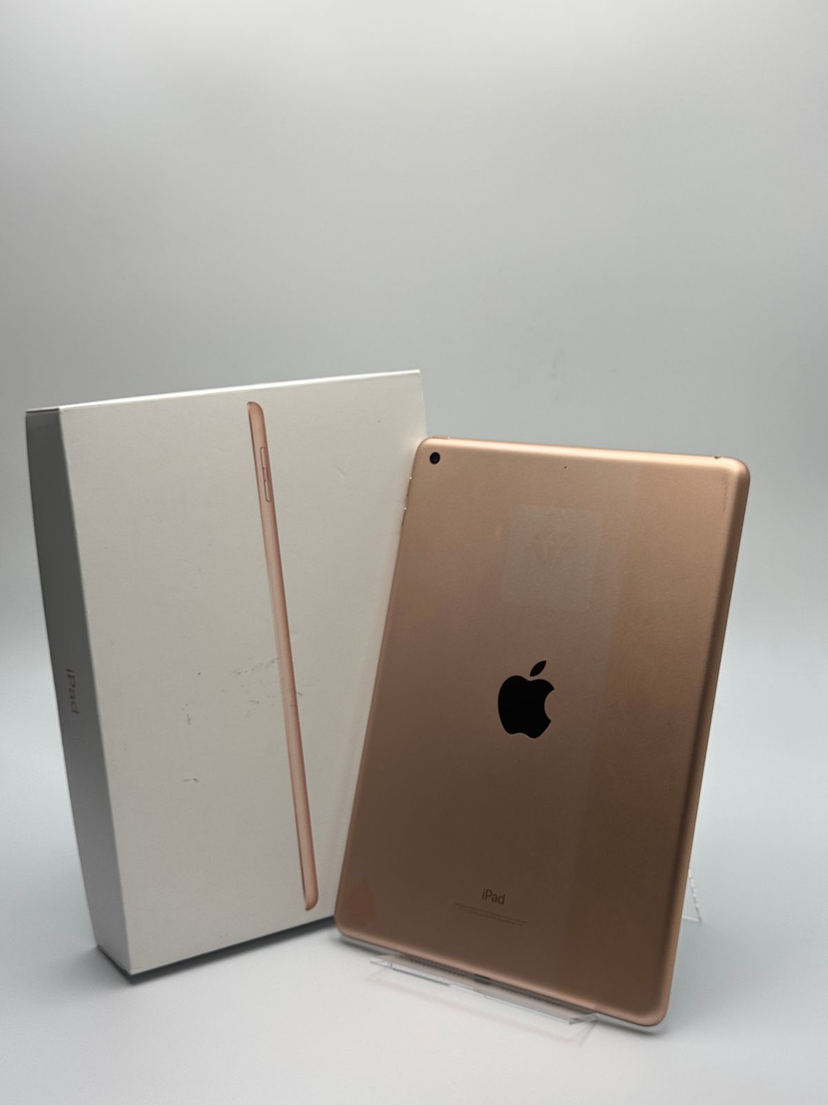 中古D】iPad 第6世代 32GB ゴールド Wi-Fi バッテリー【92%】 - メルカリ