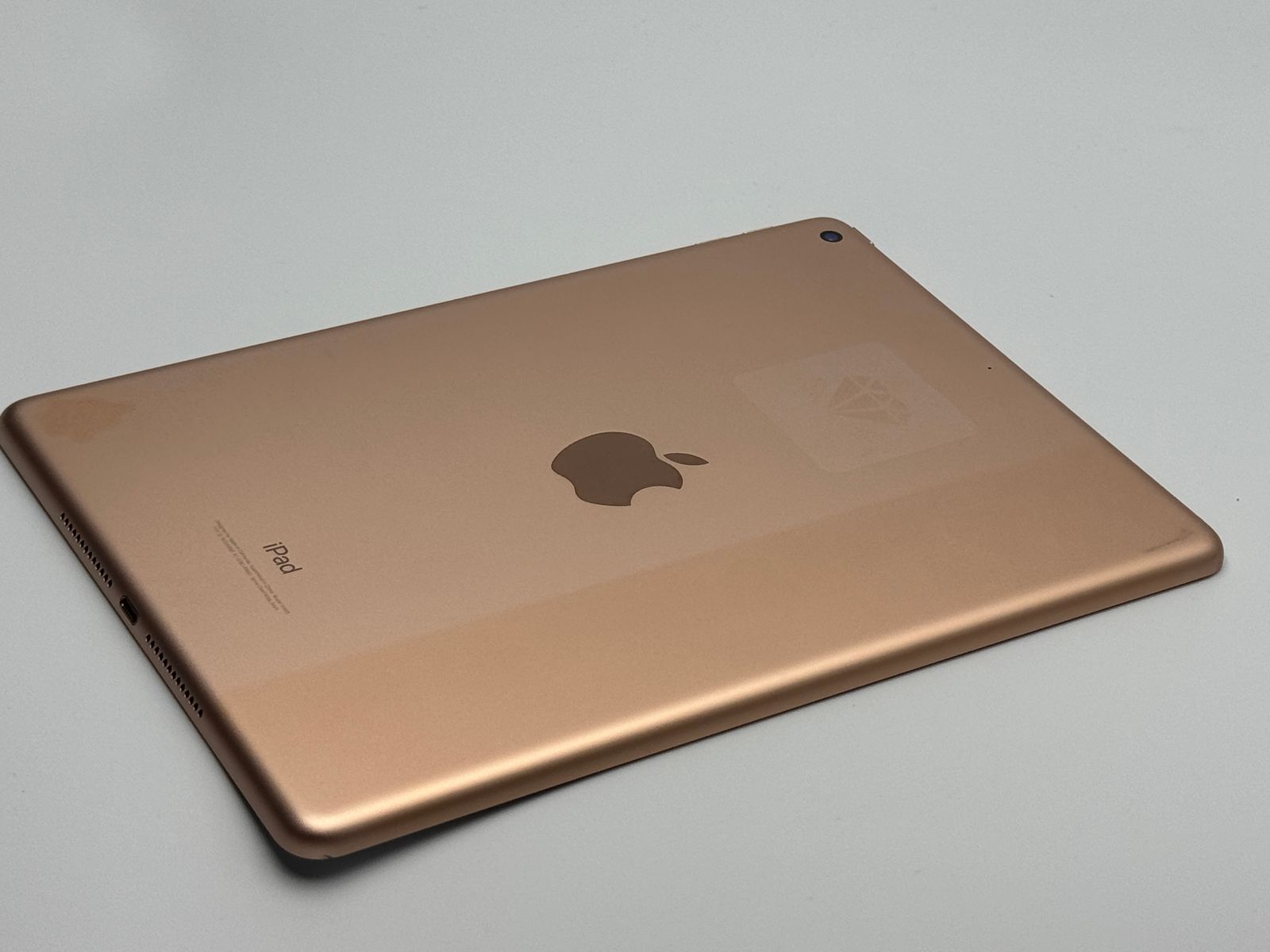 中古D】iPad 第6世代 32GB ゴールド Wi-Fi バッテリー【92%】 - メルカリ