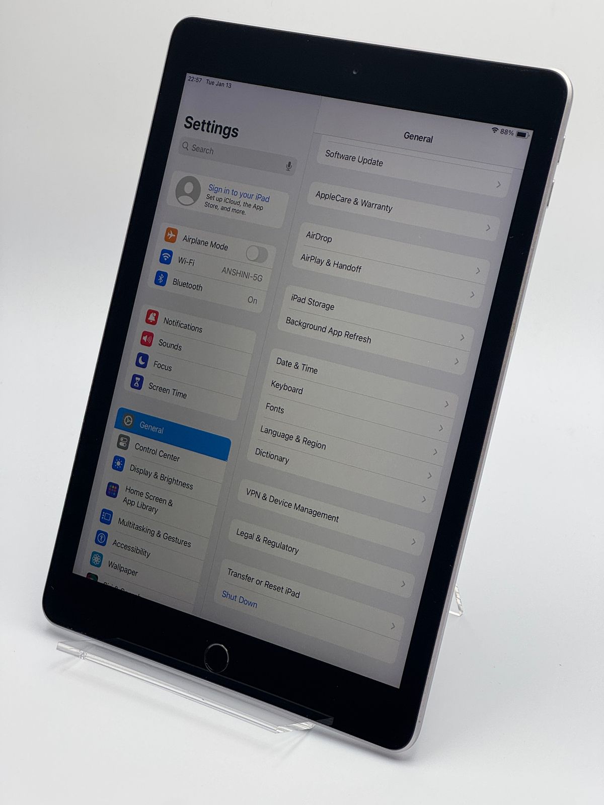 iPad 第6世代 32GB スペースグレイ バッテリー83％ Amazon.co.jp: 【整備済み品】 Apple iPad (第6世代) Wi-Fi +