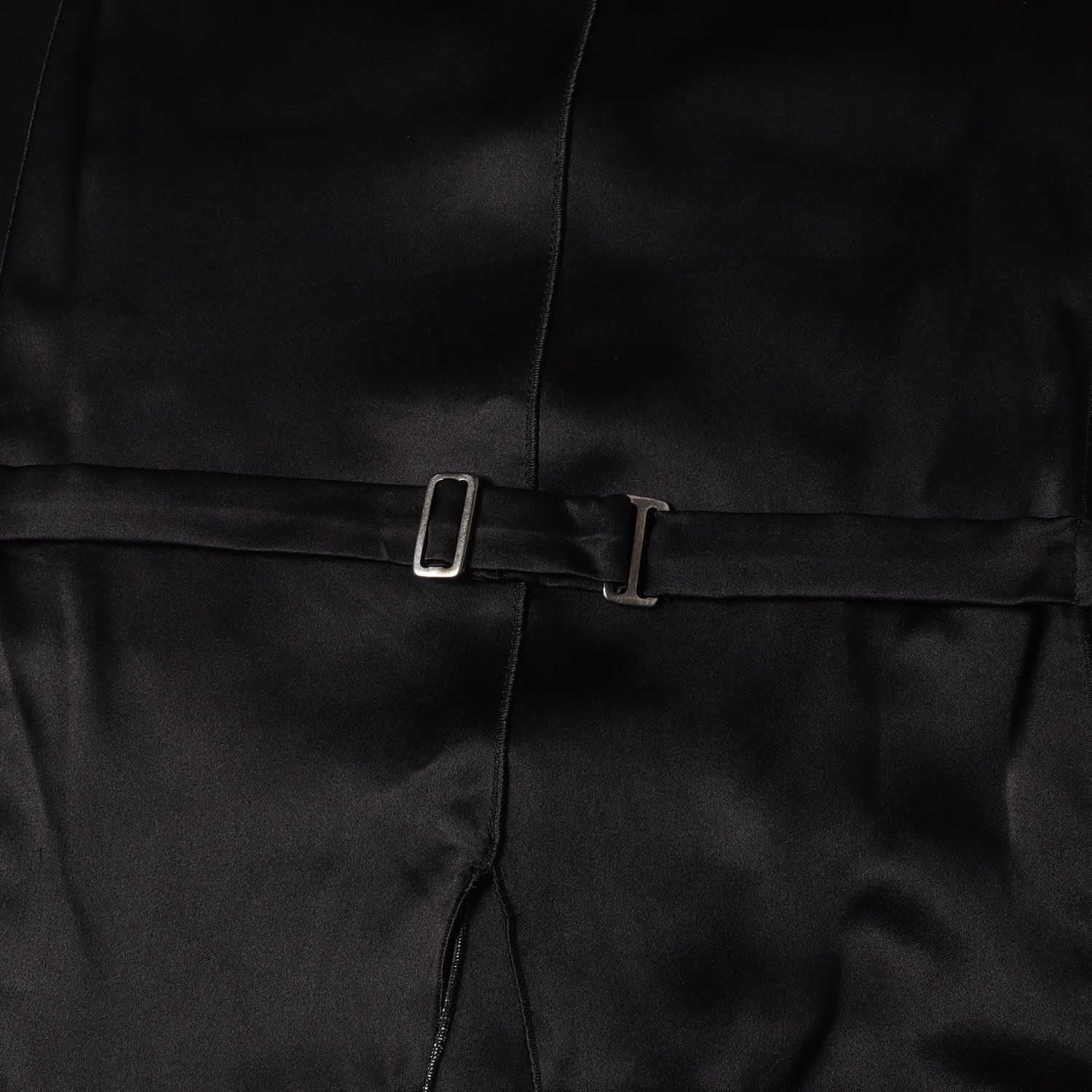 【美品】DOLCE&GABBANA ドルチェ&ガッバーナ ベスト ブラック 黒 サイズ:46 | アート柄 シルク ベスト | イタリア製 | トップス【メンズ】【中古】 美品】DOLCE&GABBANA ドルチェ&ガッバーナ ベスト ブラック 黒 サイズ