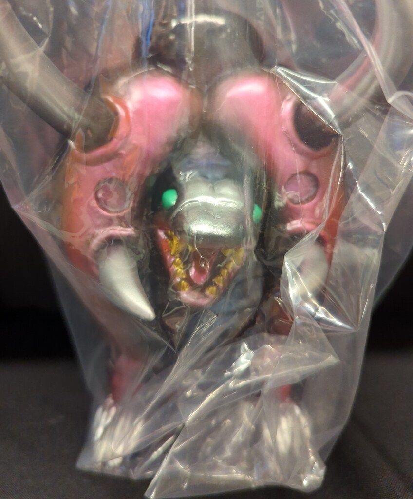 マーミット 怪獣天国 円盤生物 ブラックエンド 黒成型 - メルカリ