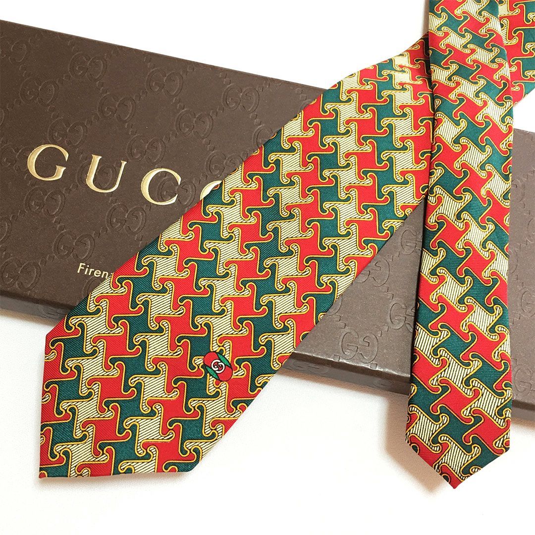 未使用級 グッチ GUCCI ネクタイ シルク100% レッド / グリーン 総柄