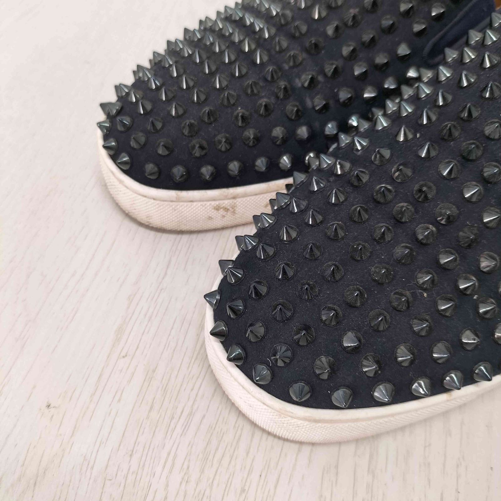 クリスチャンルブタン CHRISTIAN LOUBOUTIN ROLLER BOAT スパイク