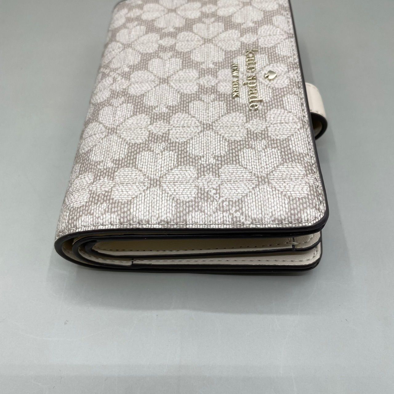 新品未使用 kate spade ケイトスペード 二つ折り財布 ミニウォレット 