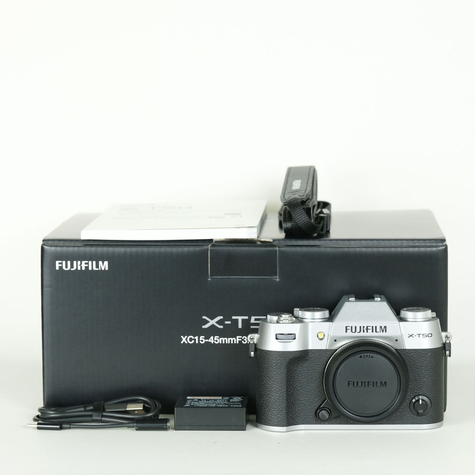 新品同様 | シャッター数850回] FUJIFILM X-T50 [ボディ シルバー