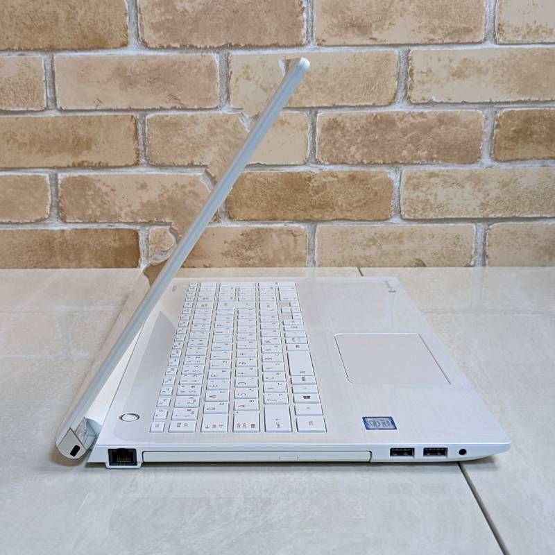 オフィス付き☆新品SSD/第7世代Corei3高性能/フルHD液晶☆初心者OK