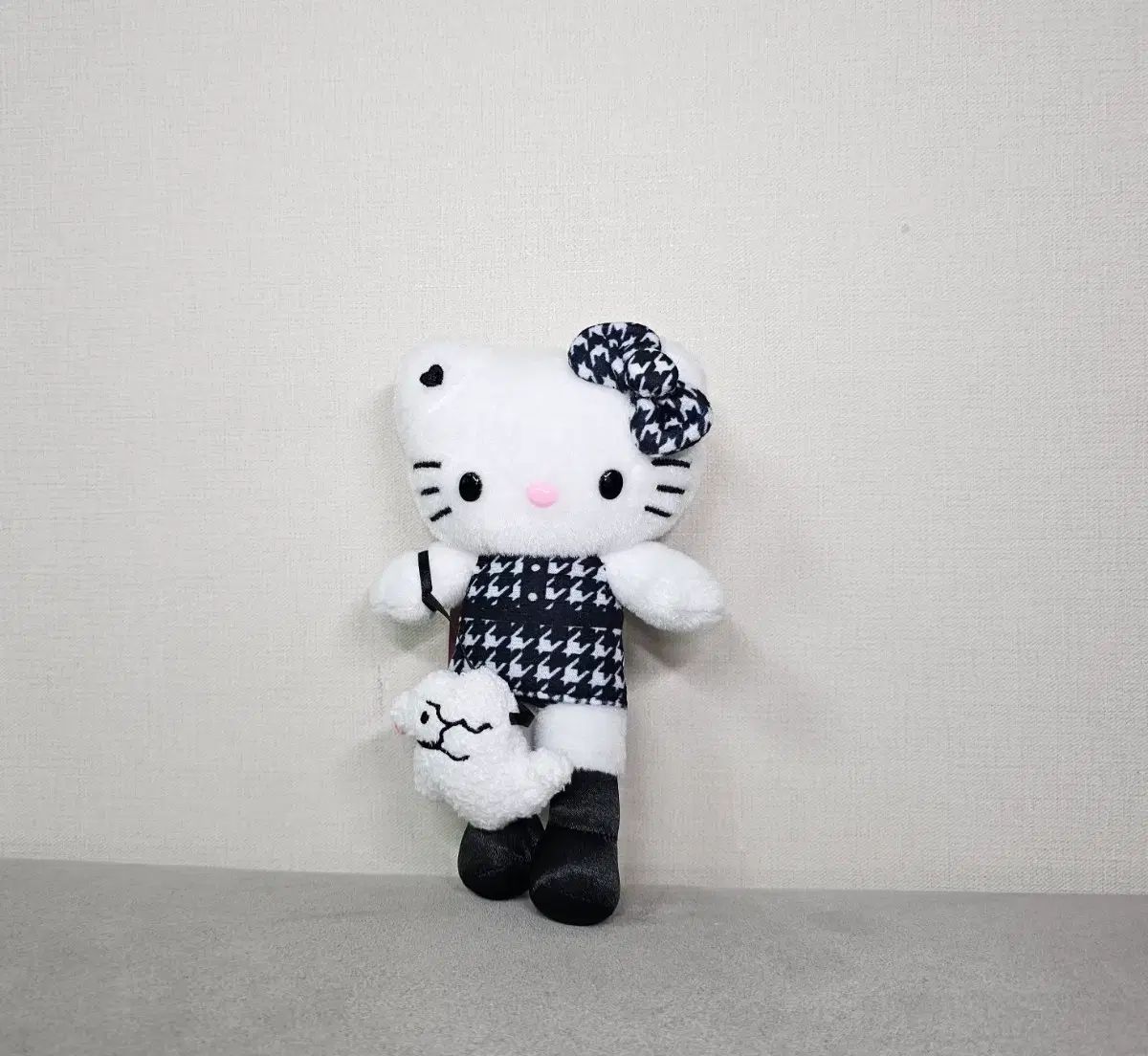 ハローキティ ぬいぐるみ ハウンドトゥース CHECK ロング脚キティ