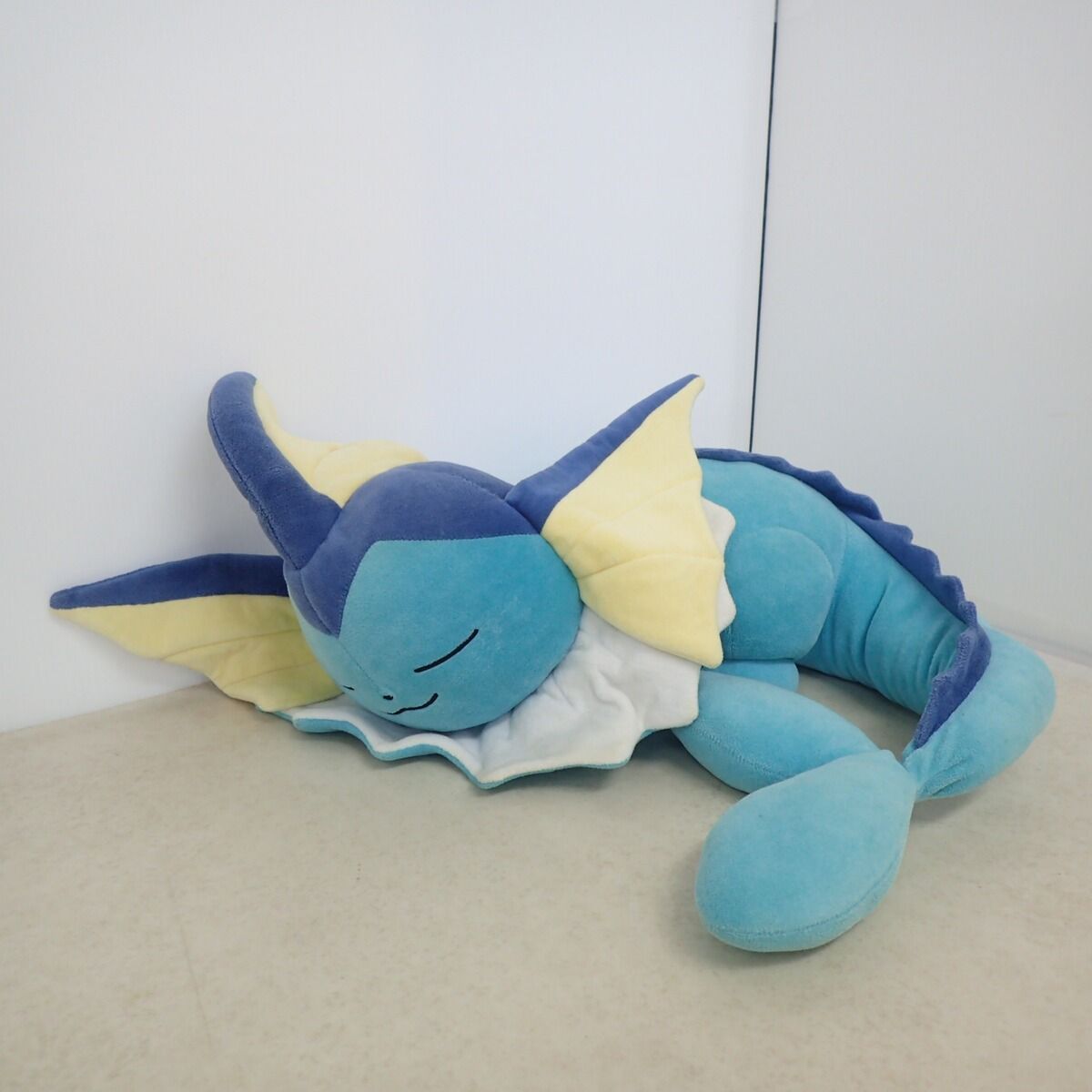 ポケモンセンター ぬいぐるみ すやすやシャワーズ 紙タグなし