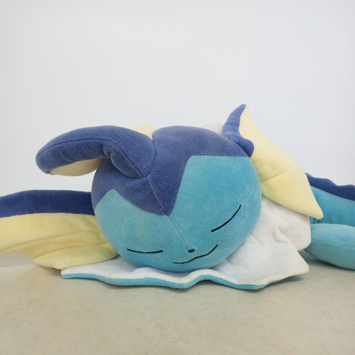 ポケモンセンター ぬいぐるみ すやすやシャワーズ 紙タグなし