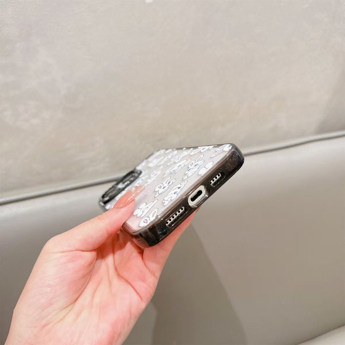 かわいいウサギ iPhoneケース CASETiFY Foxy iPhone17～12 - メルカリ
