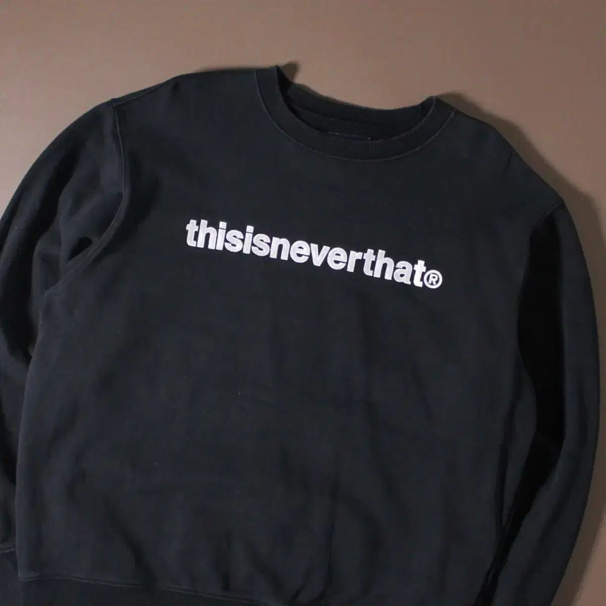 thisisneverthat(ディスイズネバーザット) ブラック スウェット - メルカリ