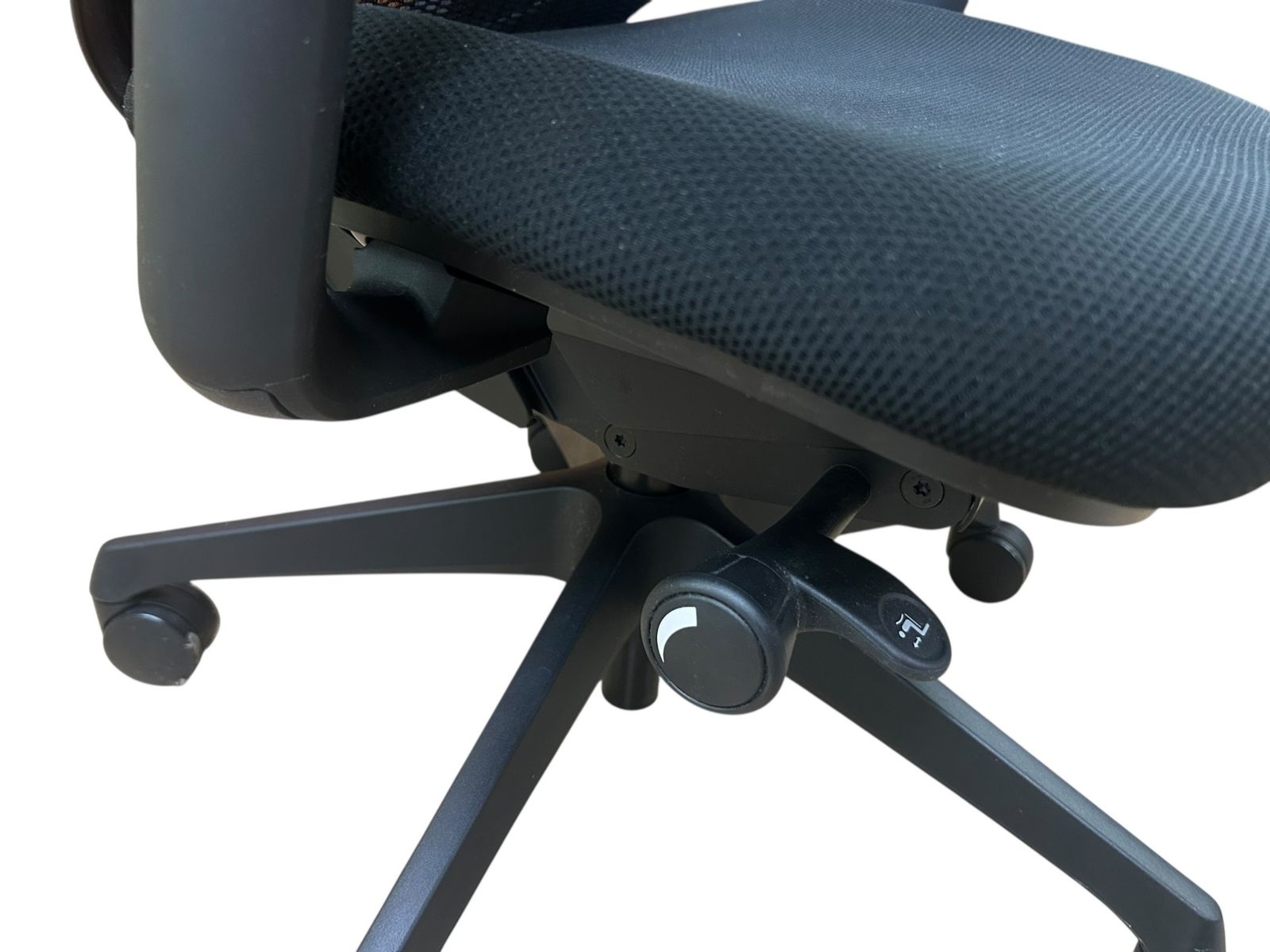 □オカムラ okamura オフィスチェア C685XR メッシュチェア 肘付き 