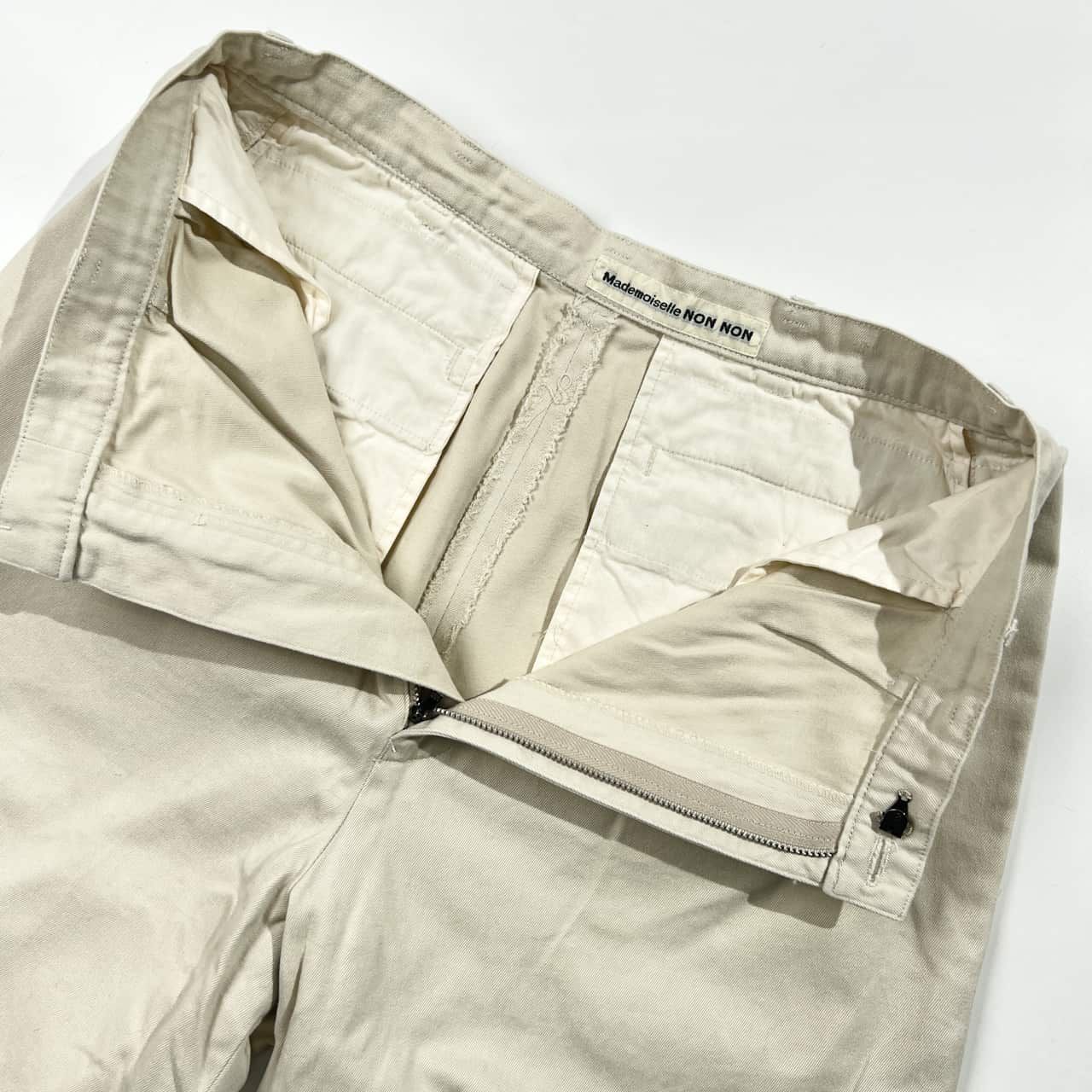 マドモアゼルノンノン チノパンツ ベージュ系色 サイズL新品 マドモアゼルノンノン チノパンツ ベージュ系色 サイズL新品