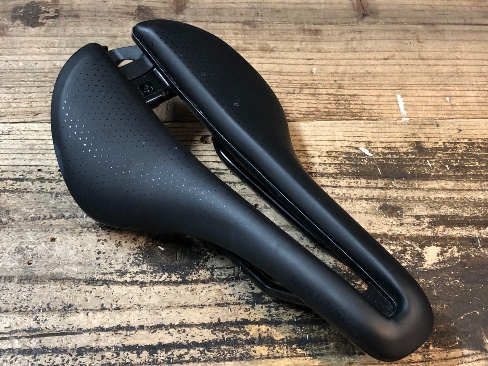 (未使用品)ボントレガー Aeolus Comp サドル 145mm JP595 ボントレガー BONTRAGER AEOLUS COMP スチールレール サドル 黒