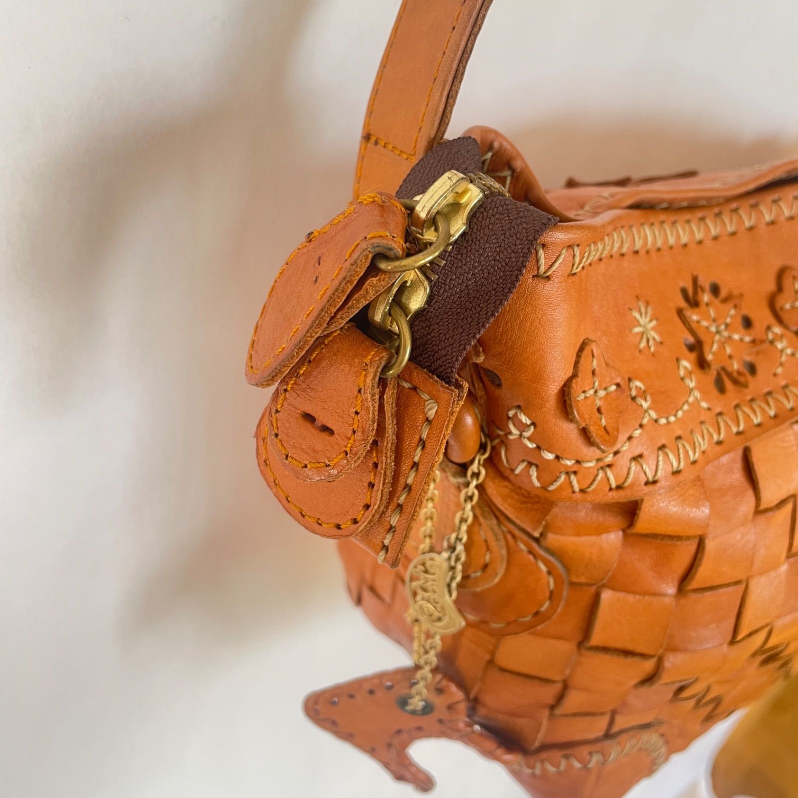 美品】ROBITA ロビタ 本革 編み込み ショルダーバッグ ステッチ