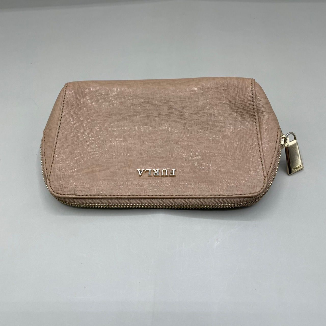 未使用級 FURLA フルラ 化粧ポーチ コスメ マルチポーチ 小物入れ 収納 