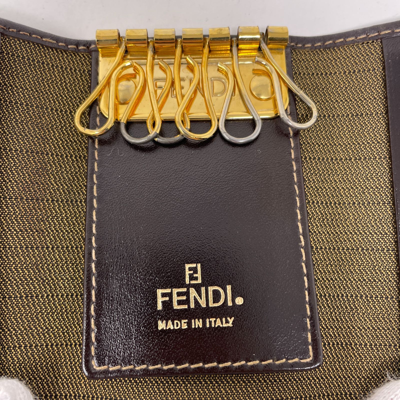 良品】フェンディ FENDI ズッカ柄 キャンバス レザー 6連キーケース
