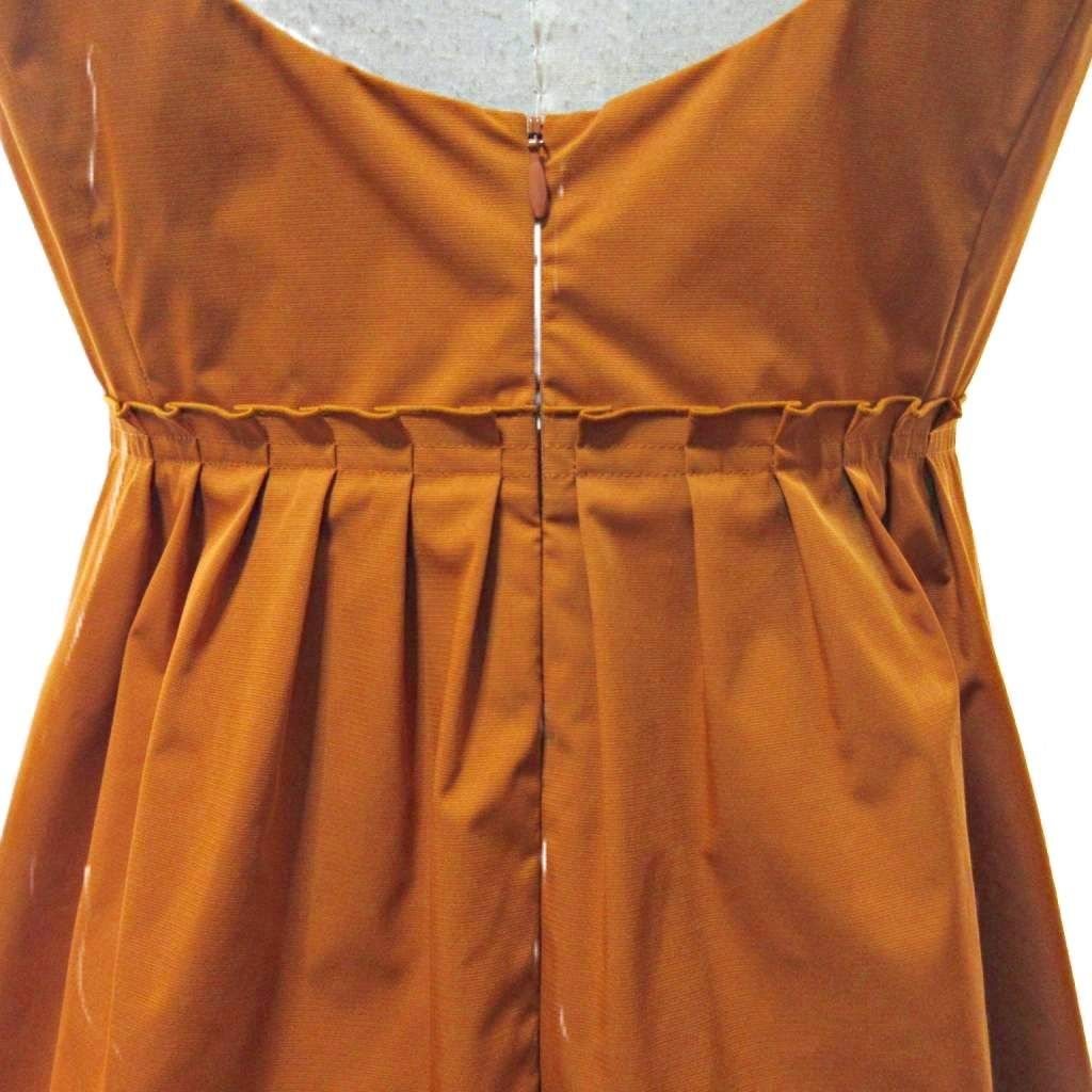 フォクシーニューヨーク　タックフレア　ワンピース フォクシーニューヨーク FOXEY NEW YORK 美品 ワンピース 膝丈