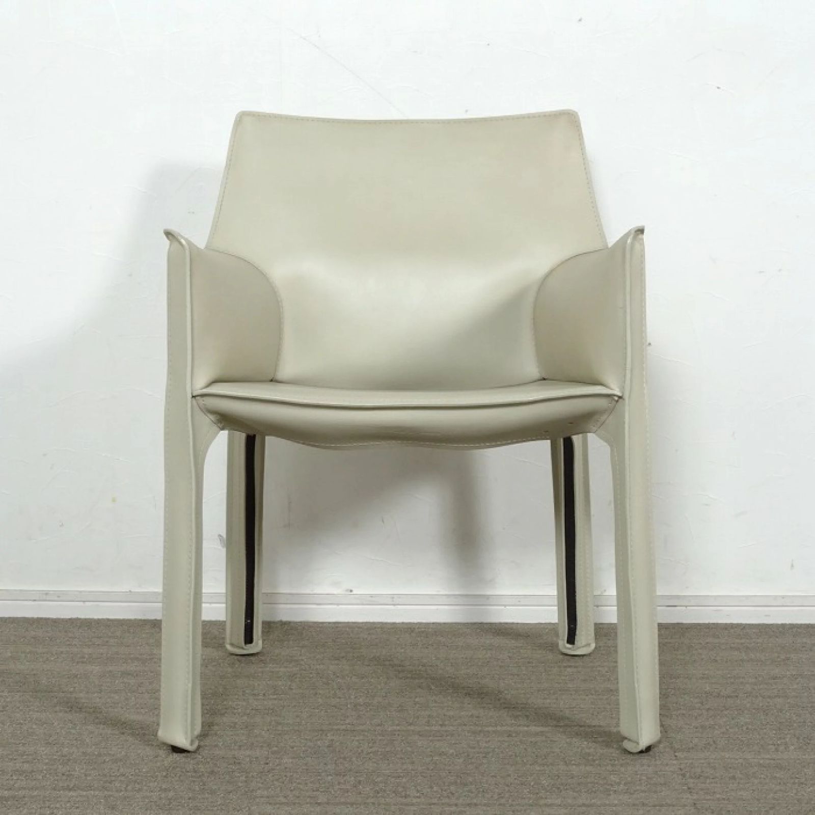 ◾︎SELUNO◾︎ 【展示美品】Cassina カッシーナ 413 CAB / キャブ 