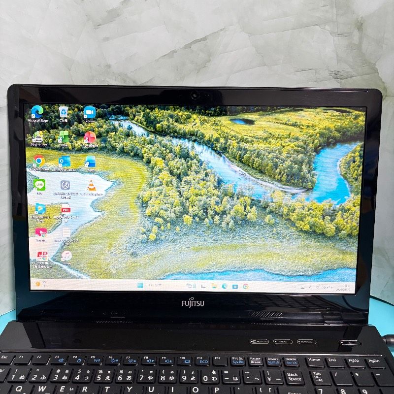 動作良好◎【オフィス付】メモリ8GB☆爆速SSD搭載☆動作良好◎富士通