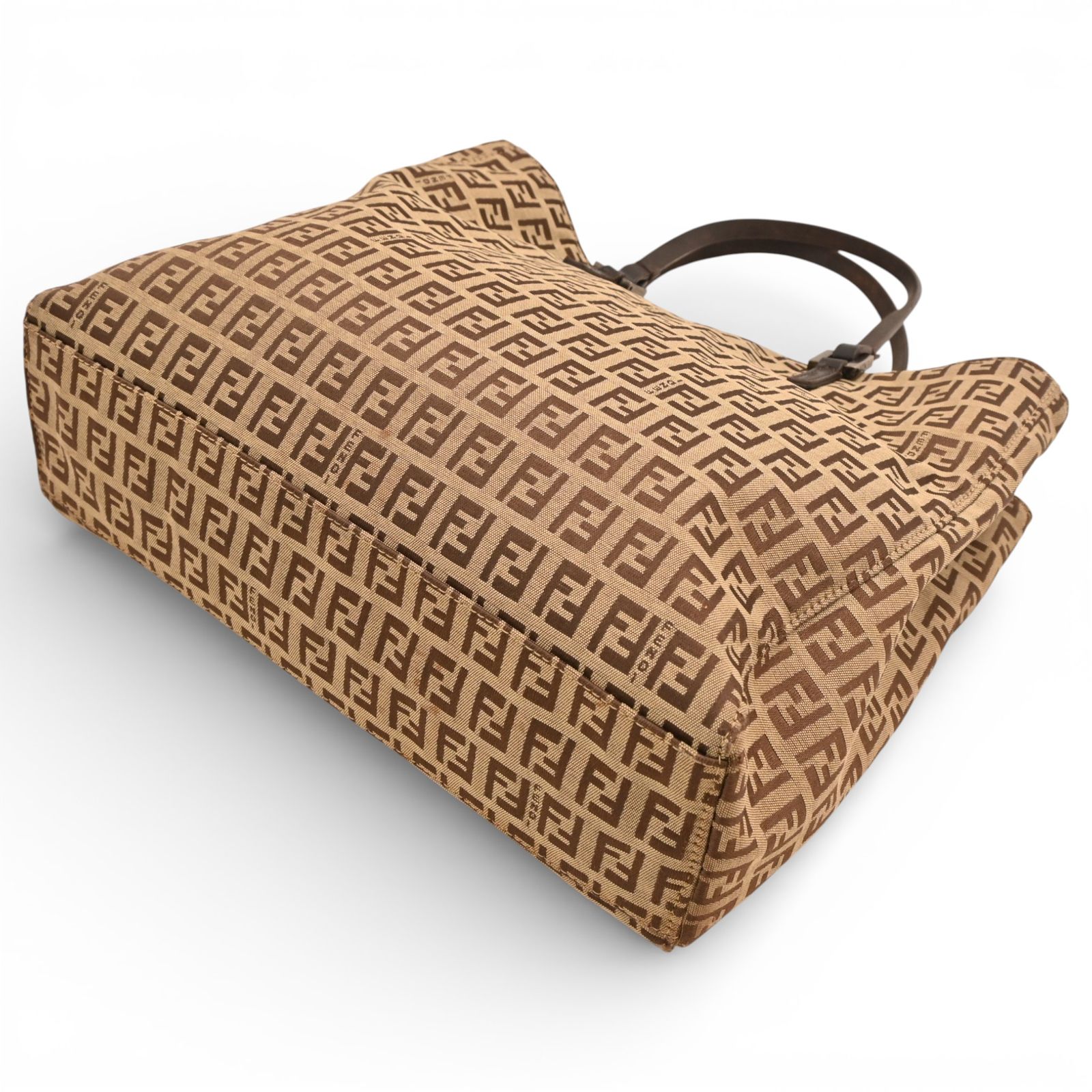 フェンディ ズッキーノ ハンドバッグ キャンバス Bランク fe2626gg